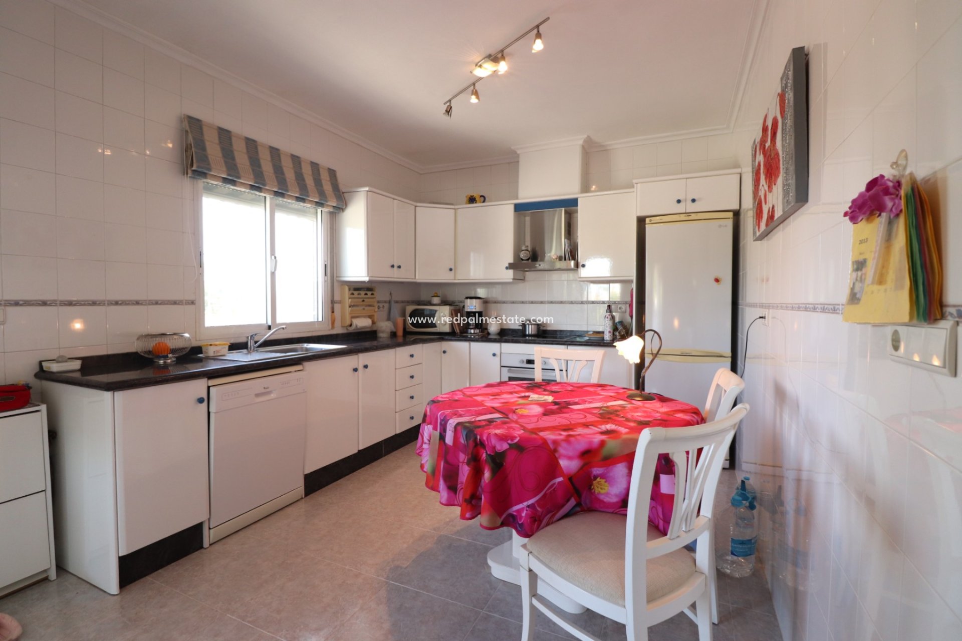 Resale - Finca / Country Property -
Catral