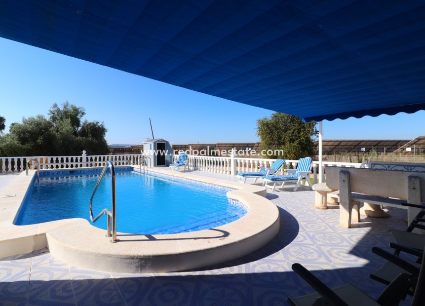 Resale - Finca / Country Property -
Cox - Callosa de Segura