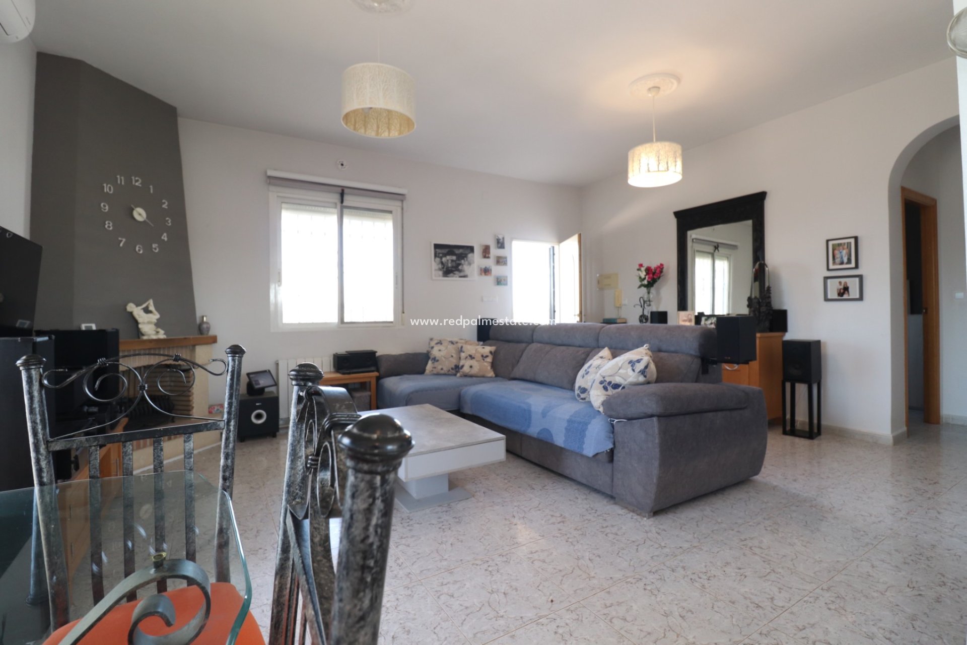 Resale - Finca / Country Property -
Cox - Callosa de Segura