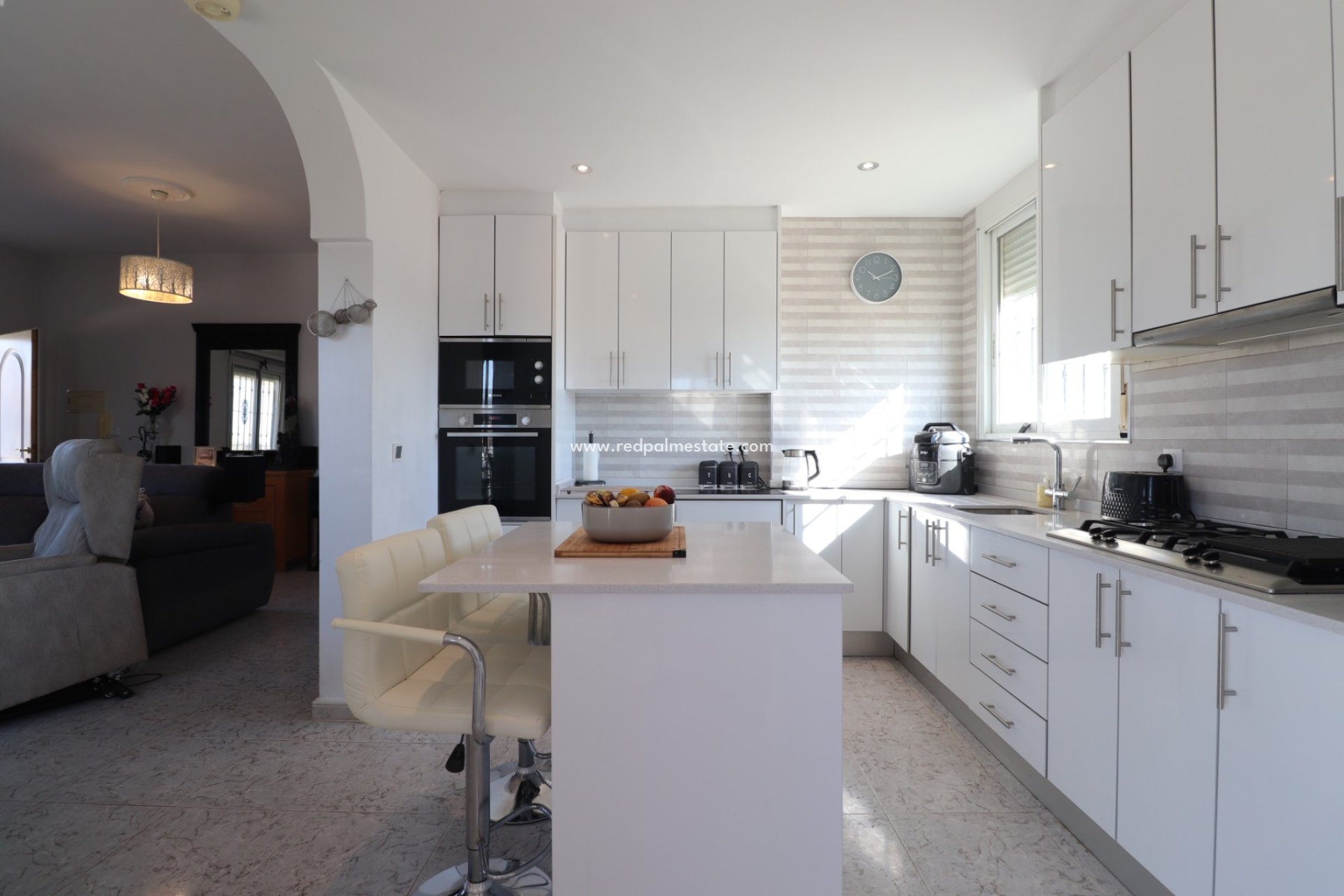 Resale - Finca / Country Property -
Cox - Callosa de Segura