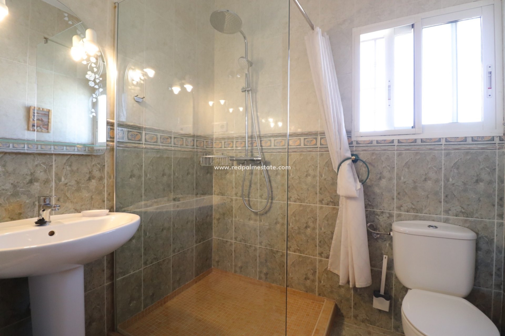 Resale - Finca / Country Property -
Cox - Callosa de Segura