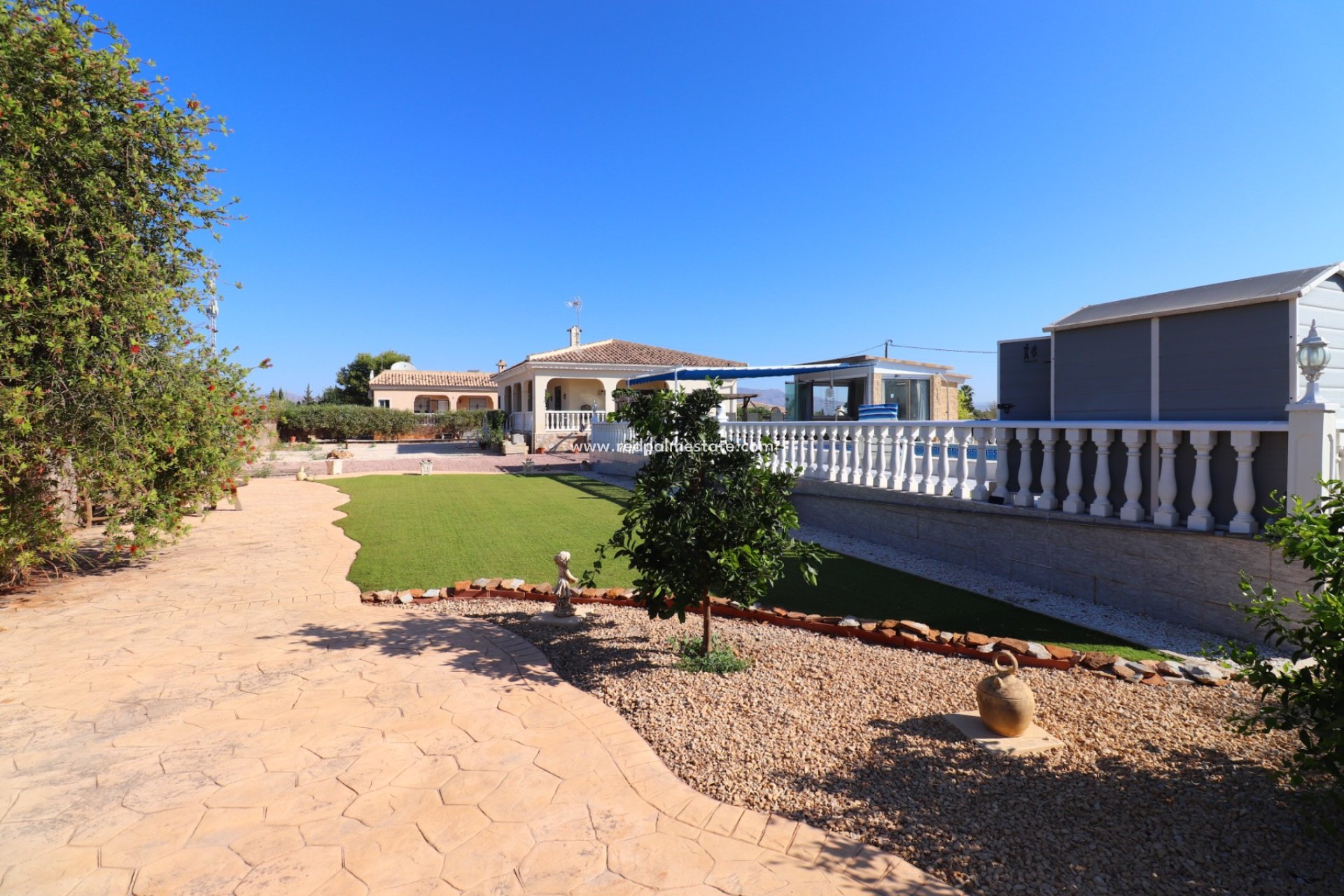 Resale - Finca / Country Property -
Cox - Callosa de Segura