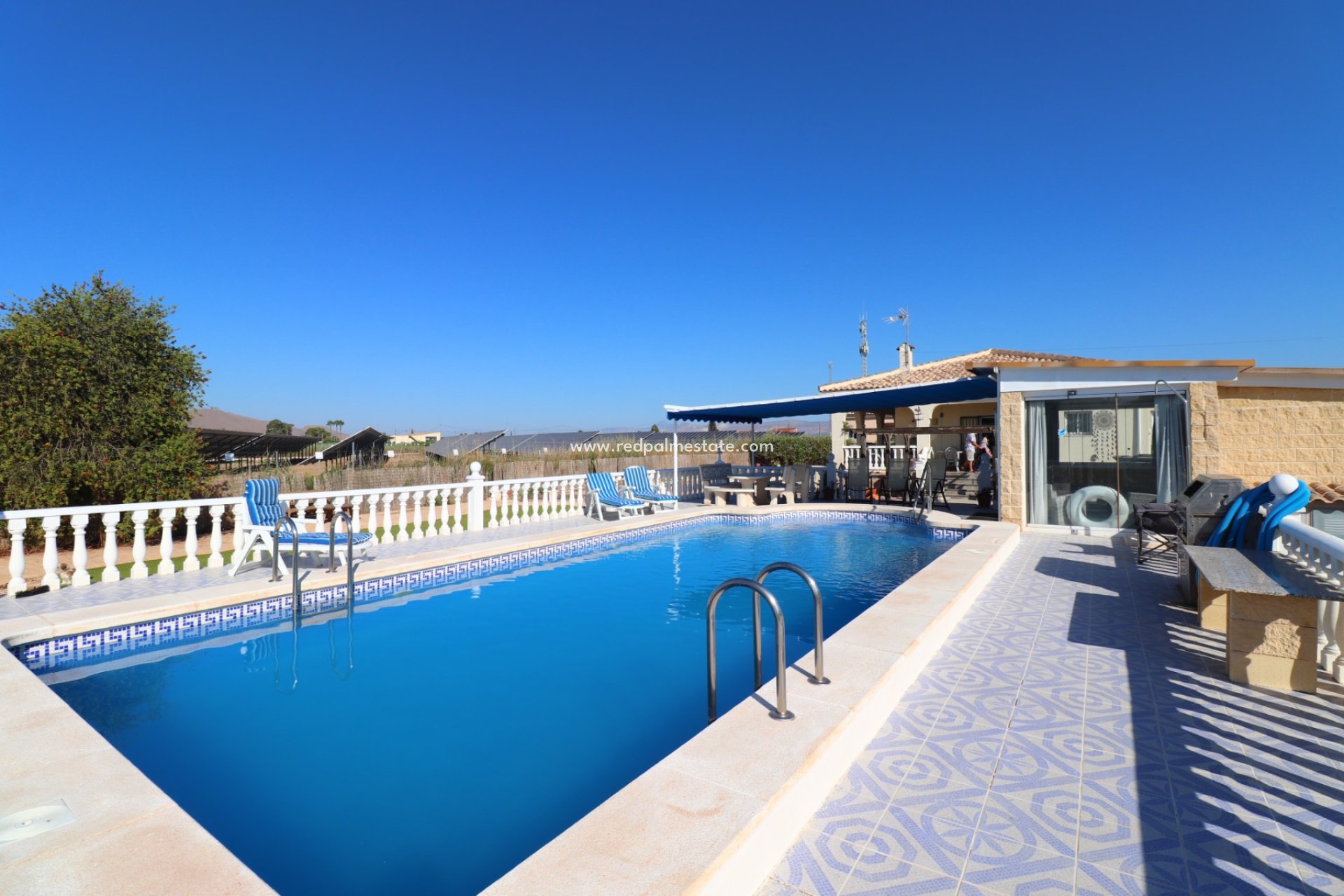 Resale - Finca / Country Property -
Cox - Callosa de Segura