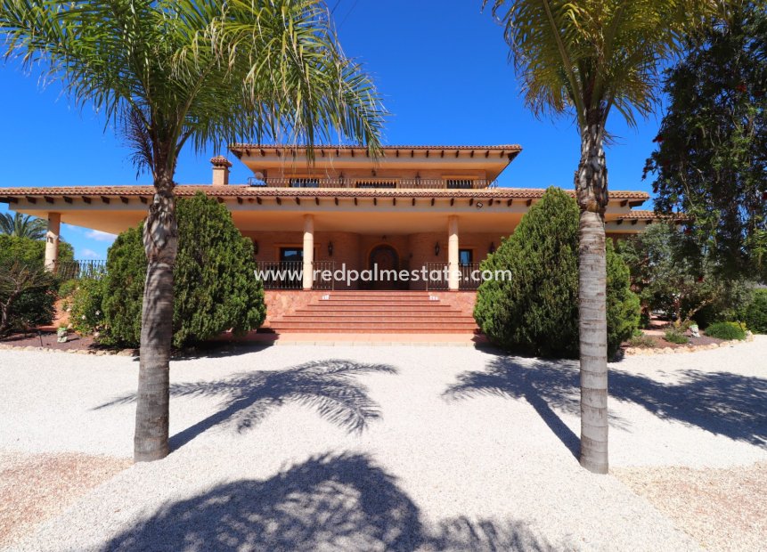 Resale - Finca / Country Property -
Cox - Callosa de Segura