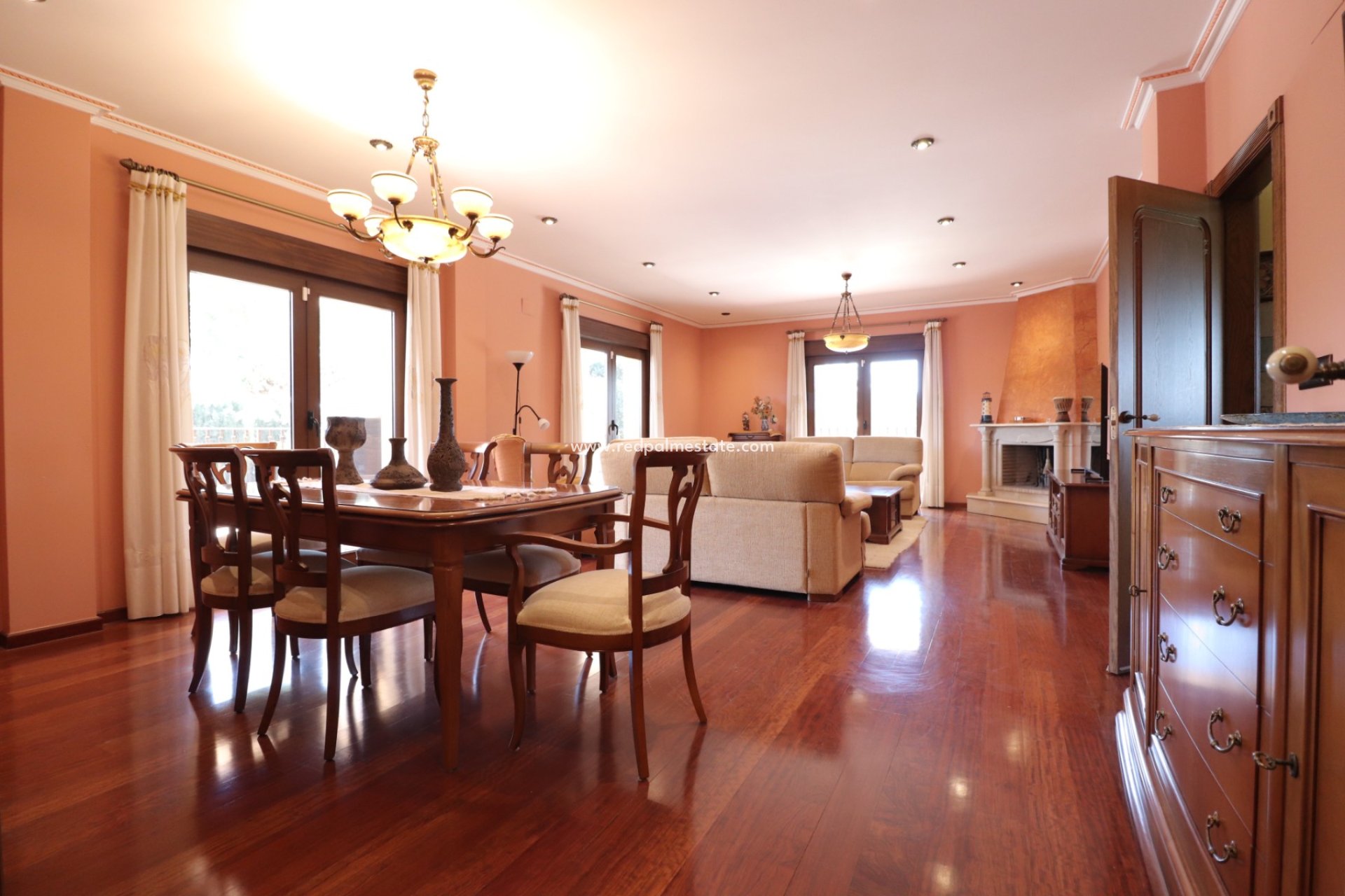 Resale - Finca / Country Property -
Cox - Callosa de Segura