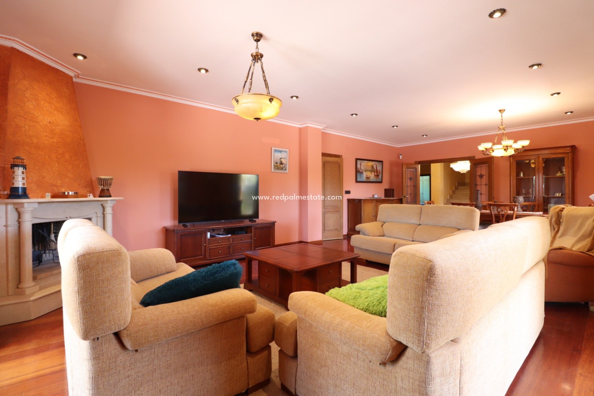 Resale - Finca / Country Property -
Cox - Callosa de Segura