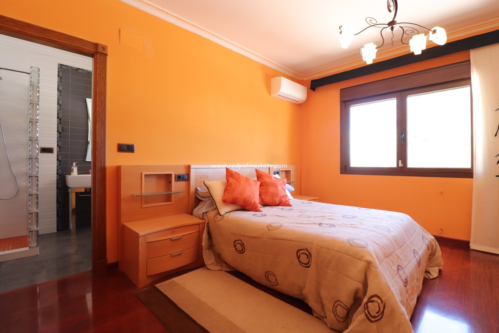 Resale - Finca / Country Property -
Cox - Callosa de Segura