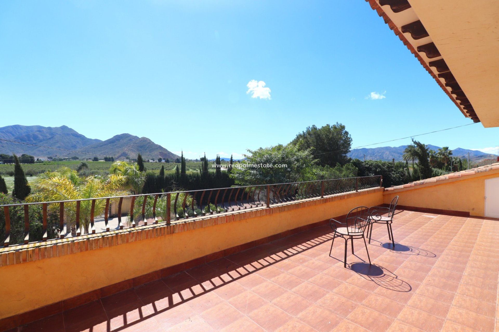 Resale - Finca / Country Property -
Cox - Callosa de Segura