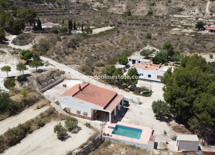 Resale - Finca / Country Property -
Crevillente - Inland
