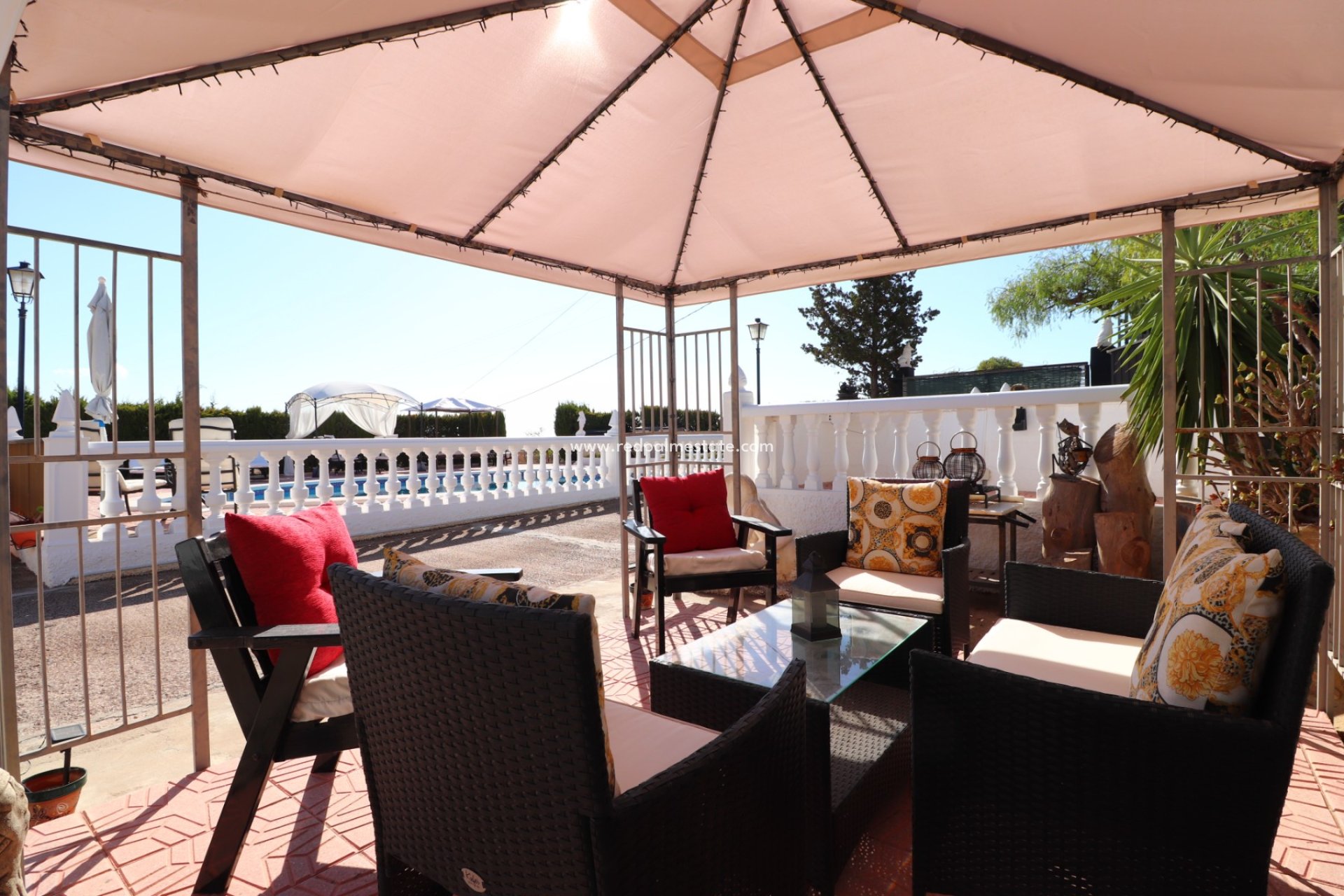 Resale - Finca / Country Property -
Crevillente