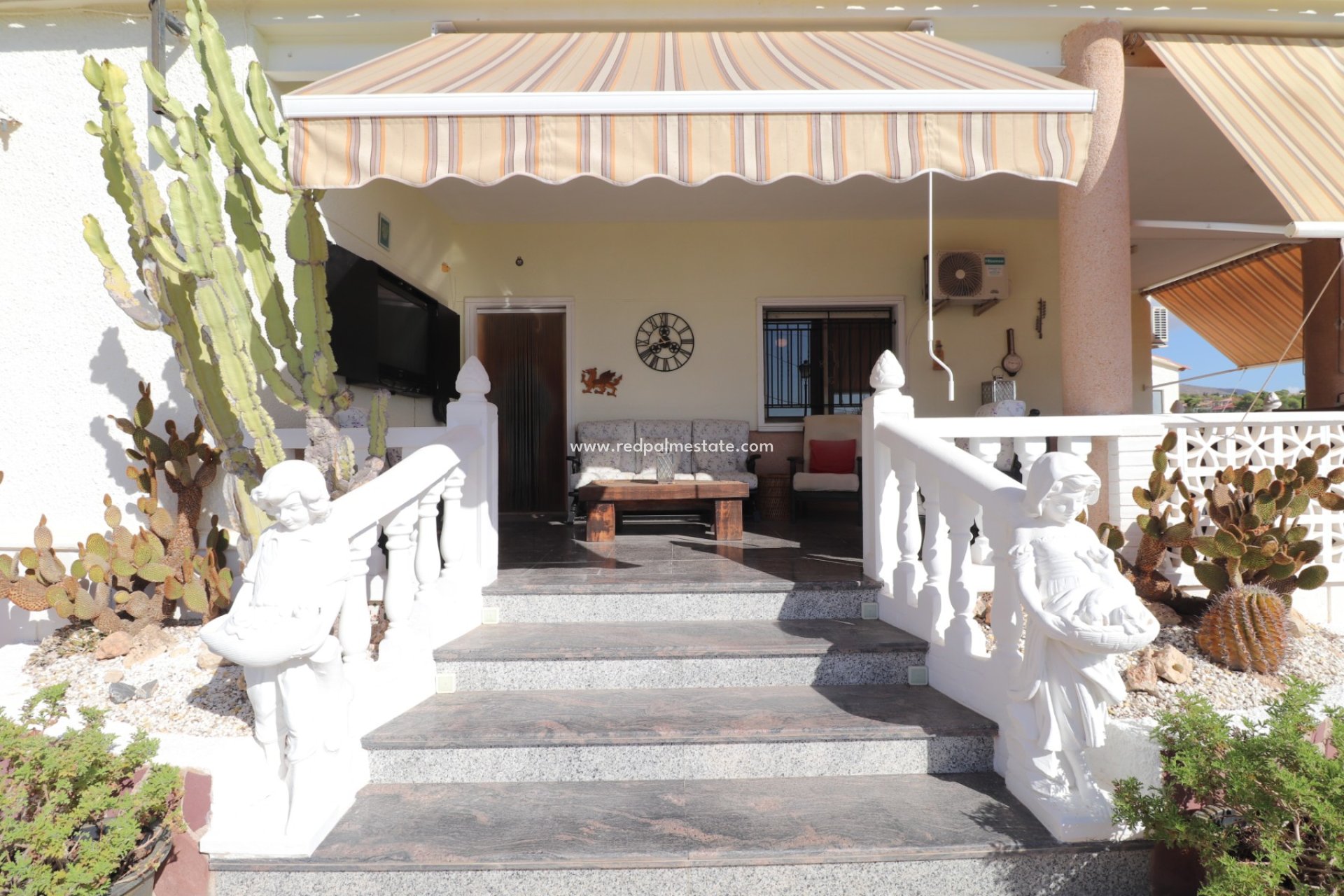 Resale - Finca / Country Property -
Crevillente