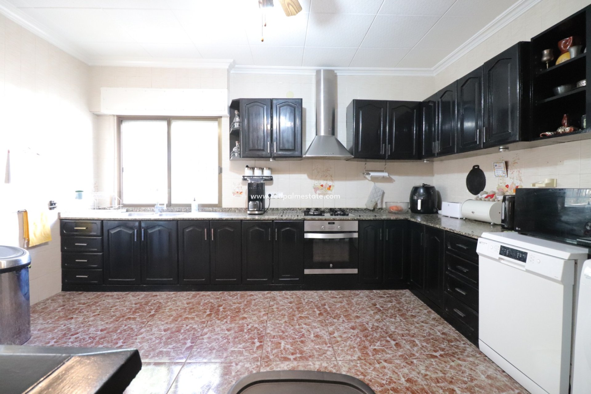 Resale - Finca / Country Property -
Crevillente