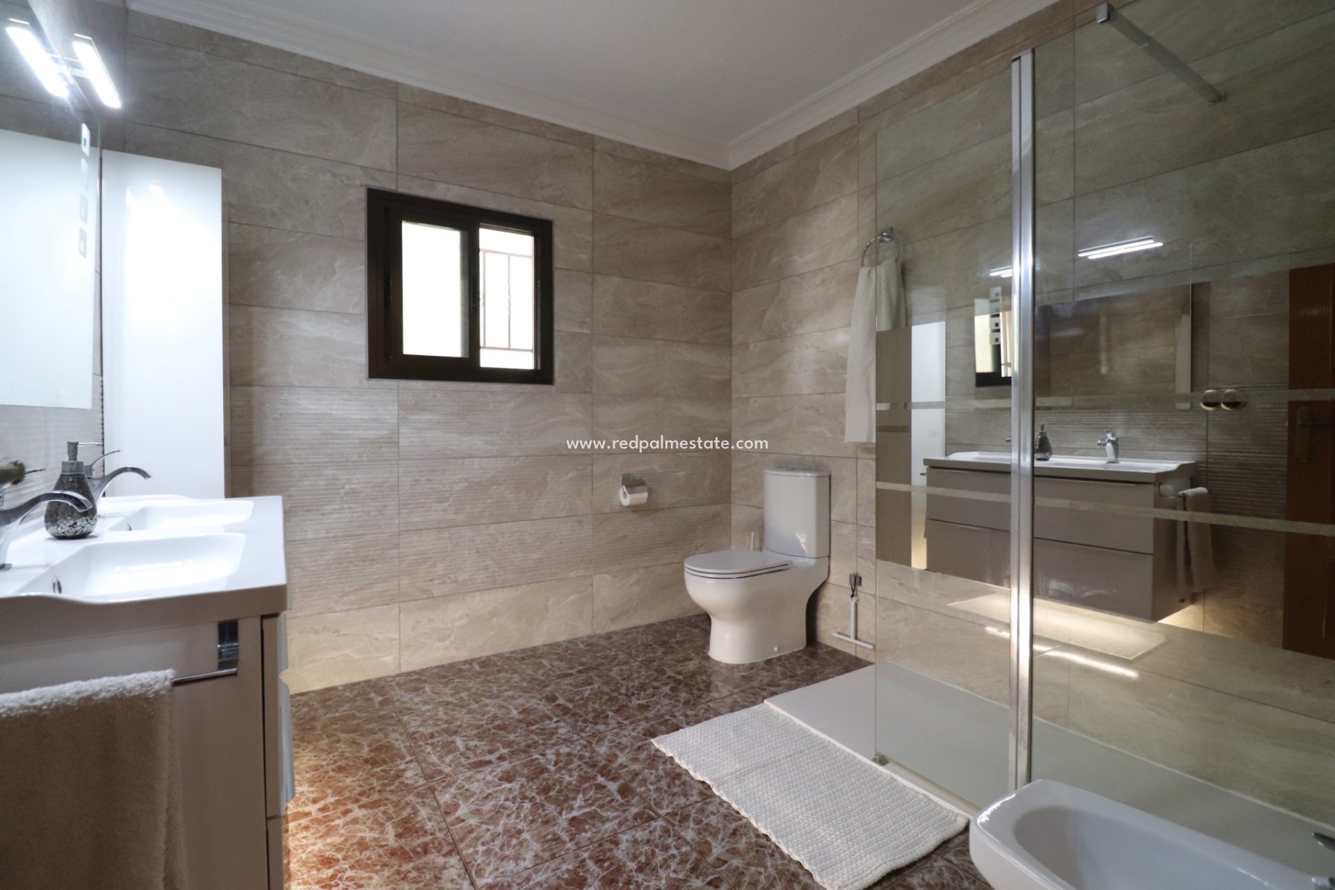 Resale - Finca / Country Property -
Crevillente