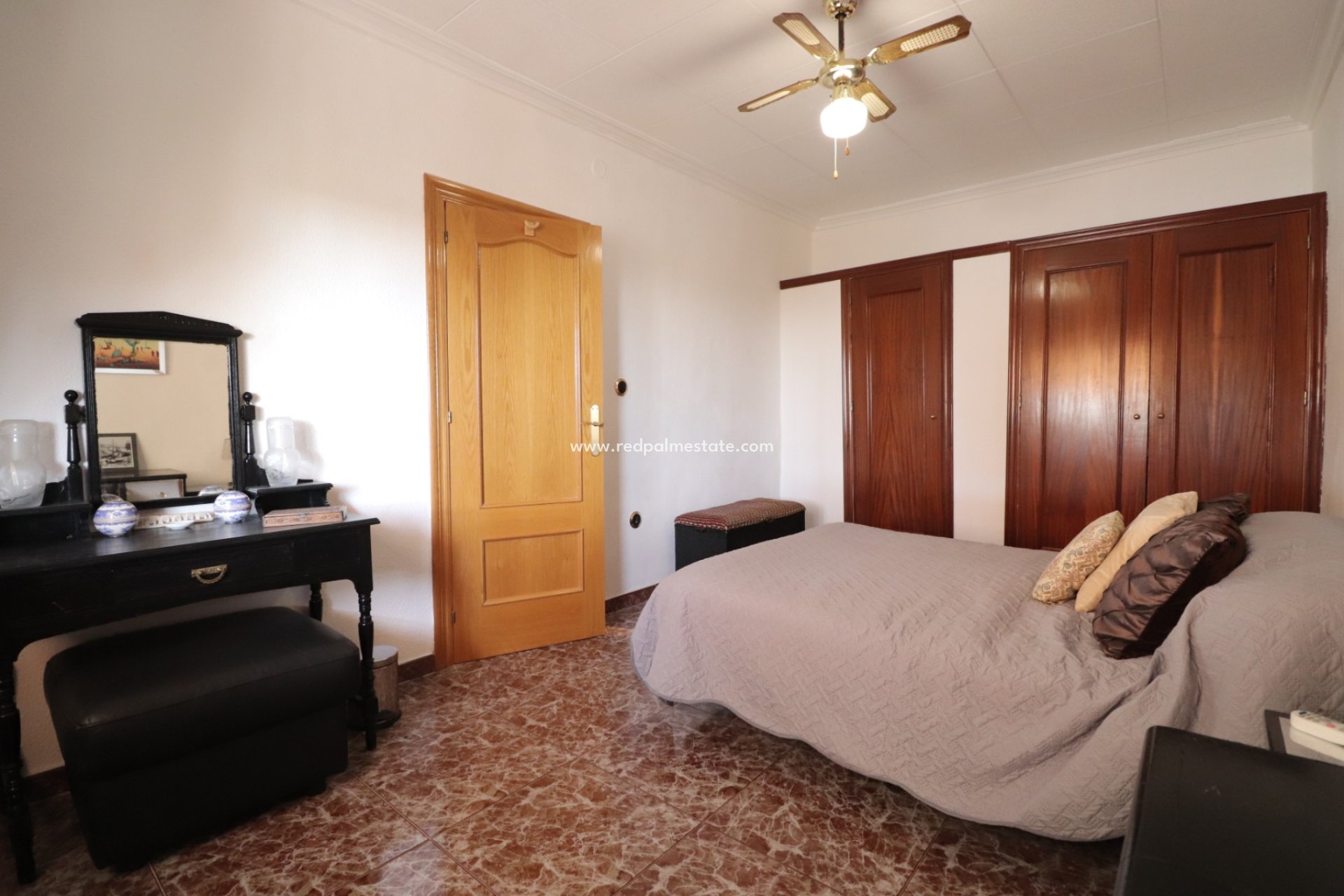 Resale - Finca / Country Property -
Crevillente