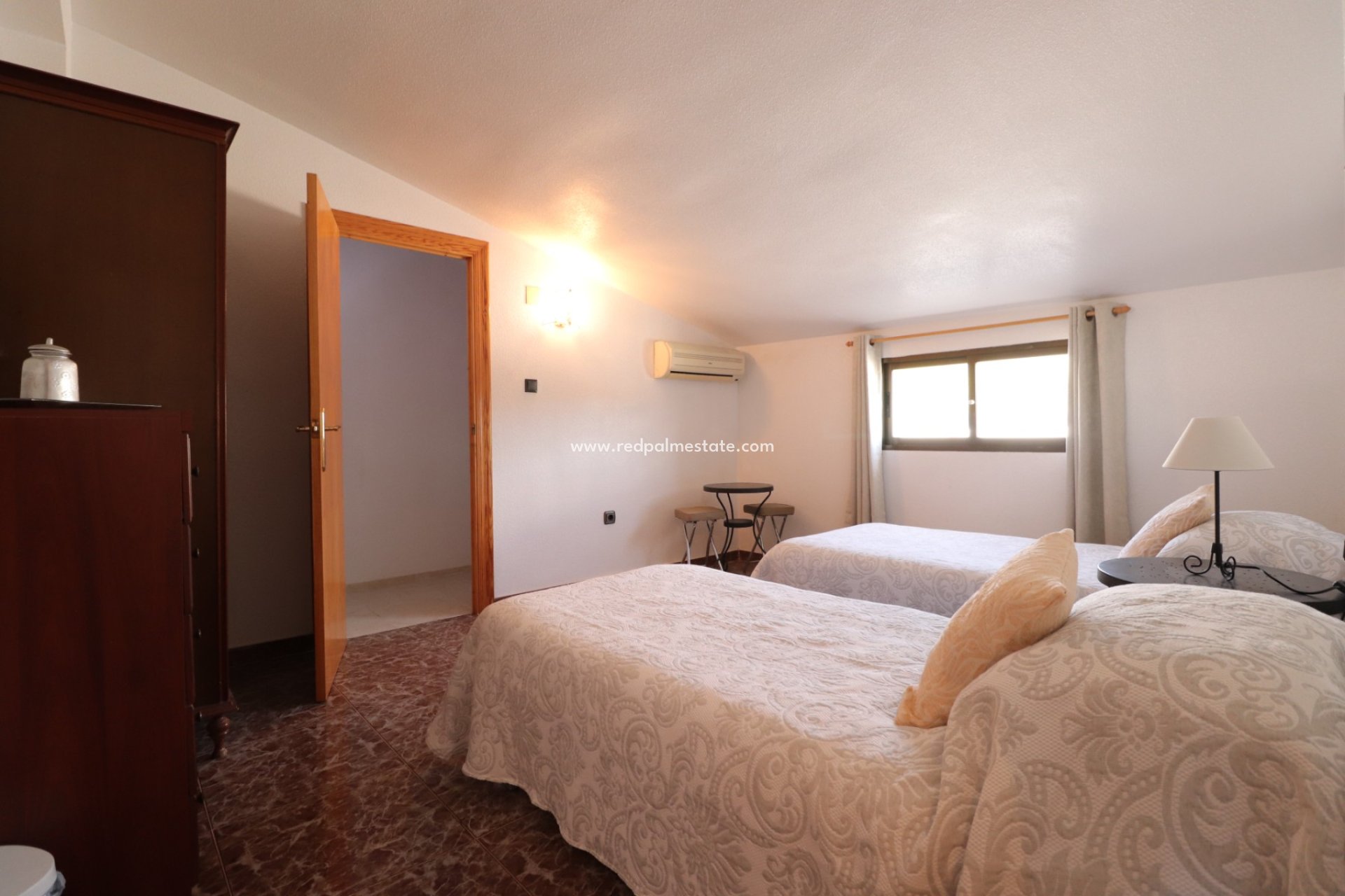 Resale - Finca / Country Property -
Crevillente