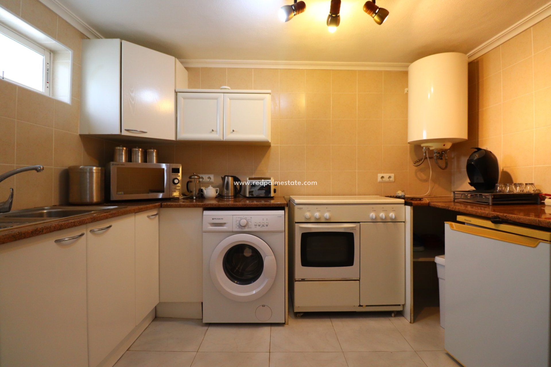 Resale - Finca / Country Property -
Crevillente