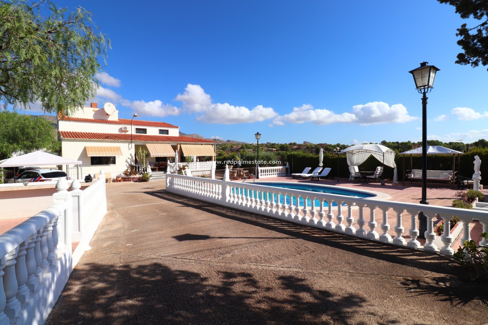 Resale - Finca / Country Property -
Crevillente