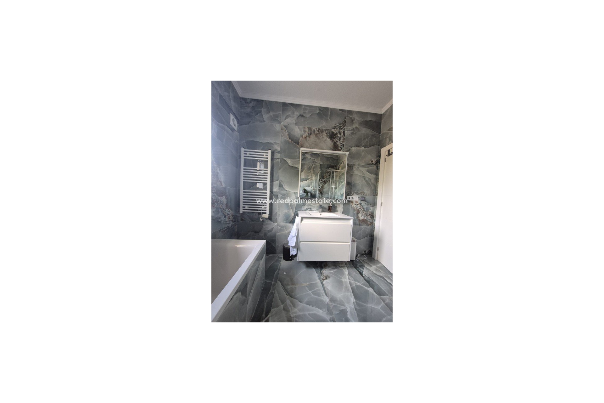 Resale - Finca / Country Property -
Daya Vieja