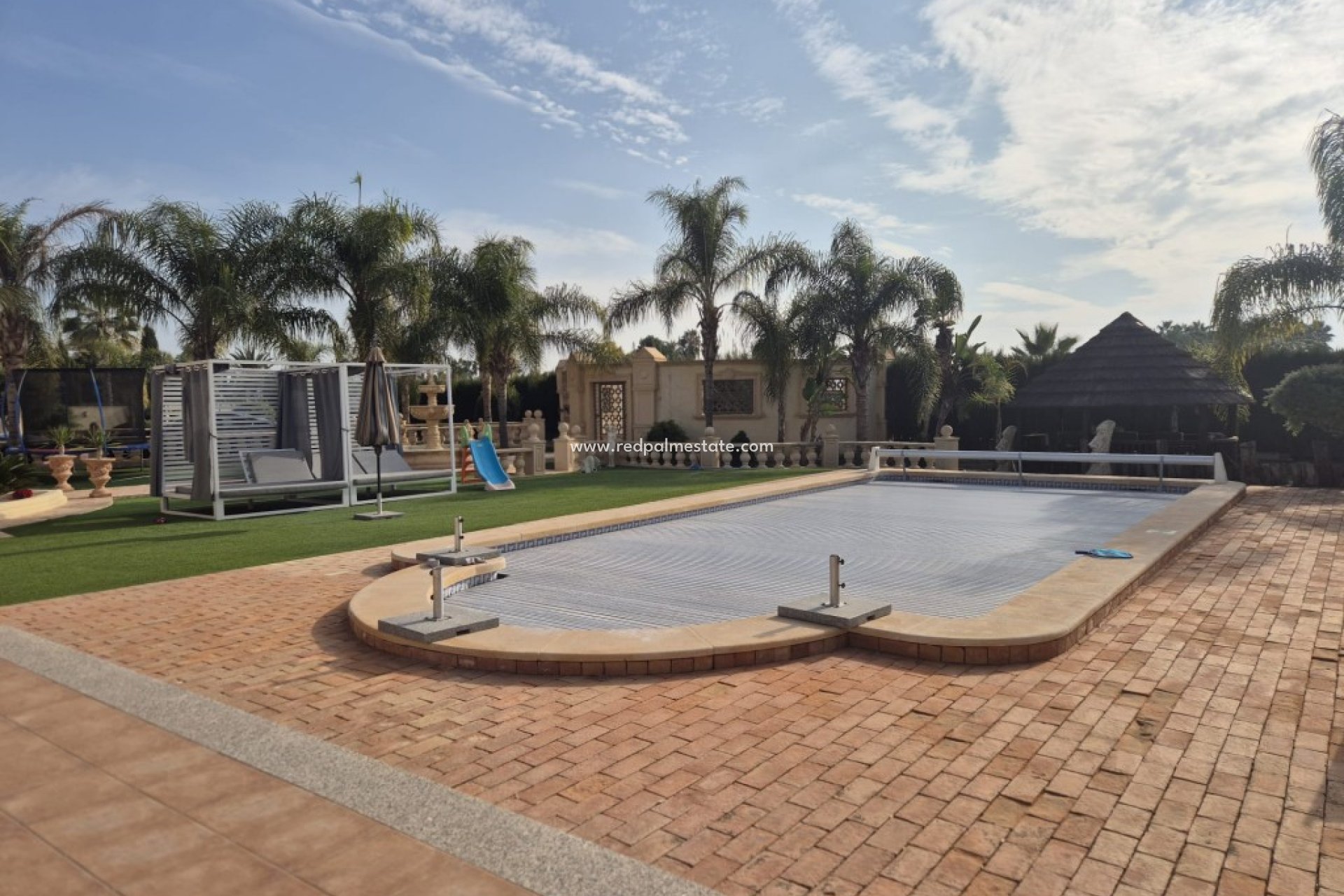 Resale - Finca / Country Property -
Daya Vieja
