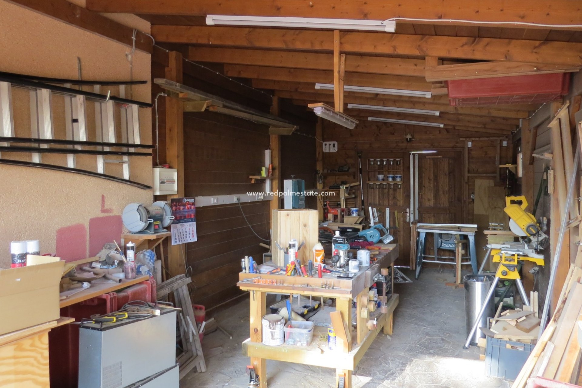 Resale - Finca / Country Property -
Daya Vieja