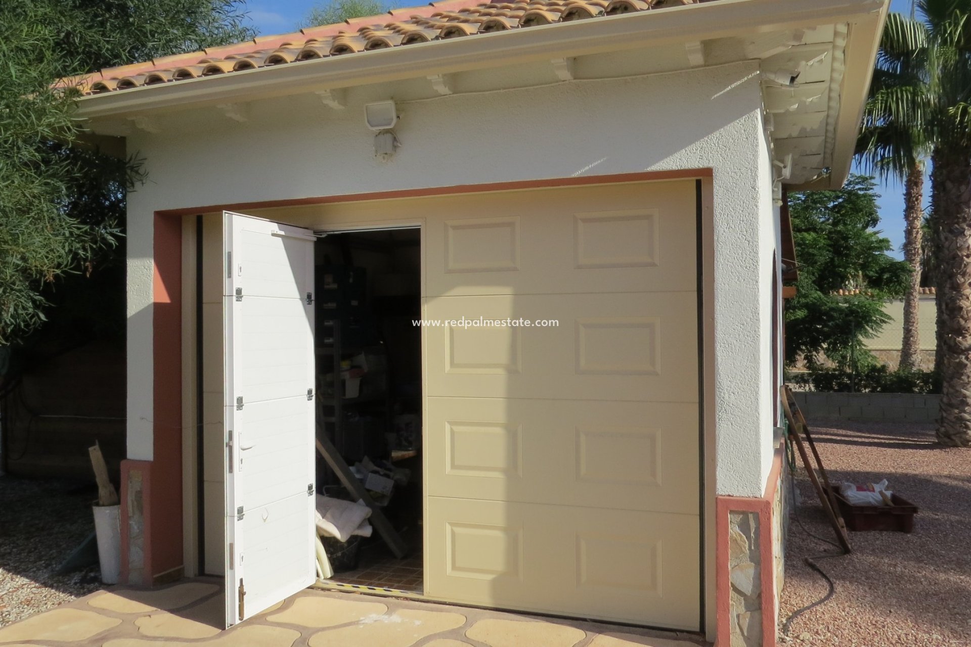 Resale - Finca / Country Property -
Daya Vieja