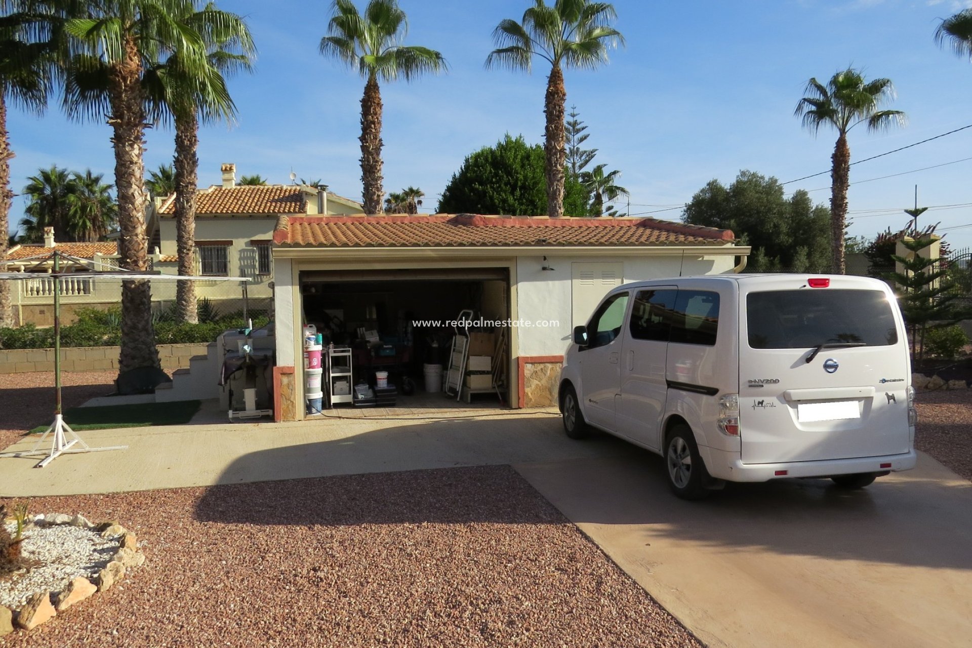 Resale - Finca / Country Property -
Daya Vieja