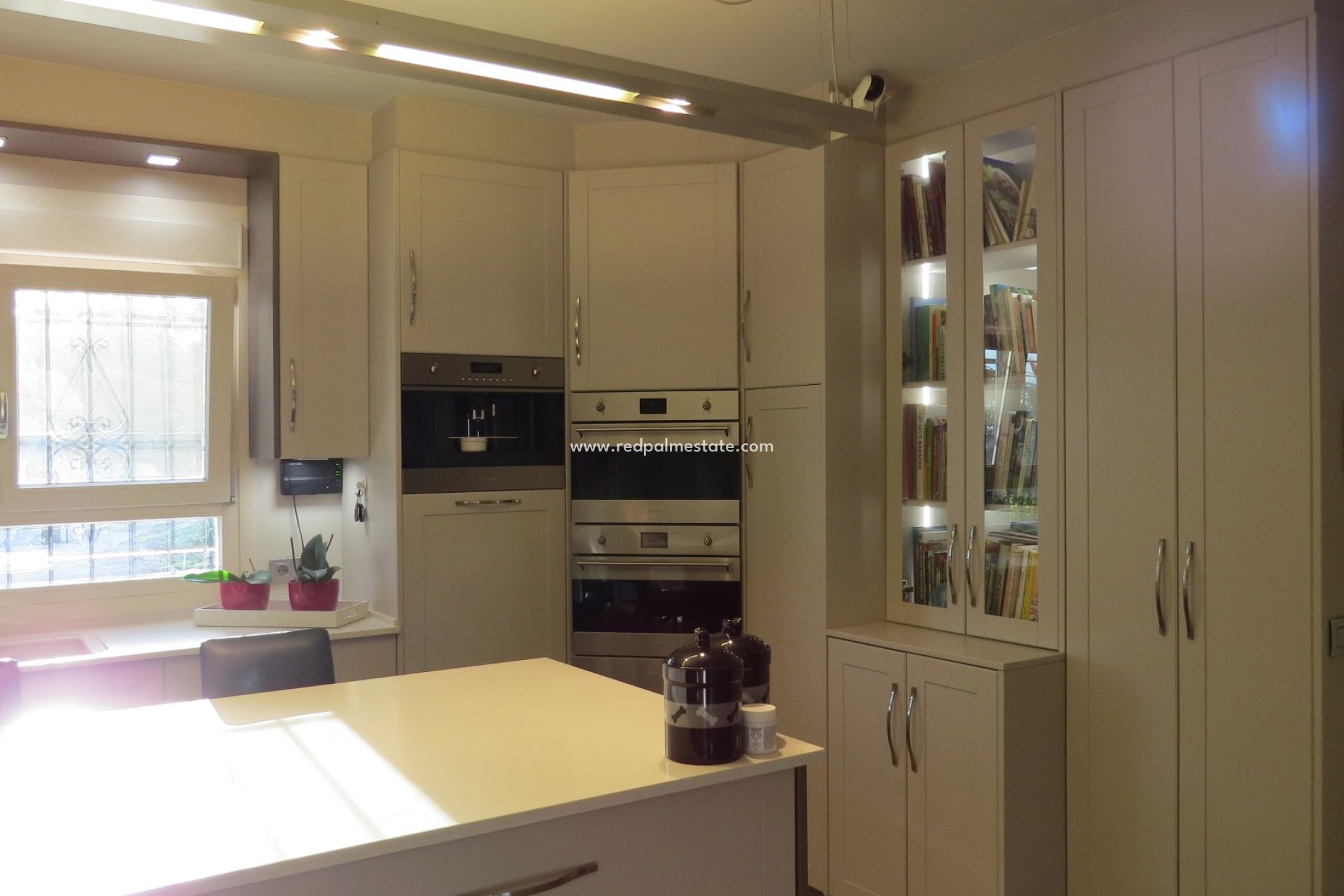 Resale - Finca / Country Property -
Daya Vieja