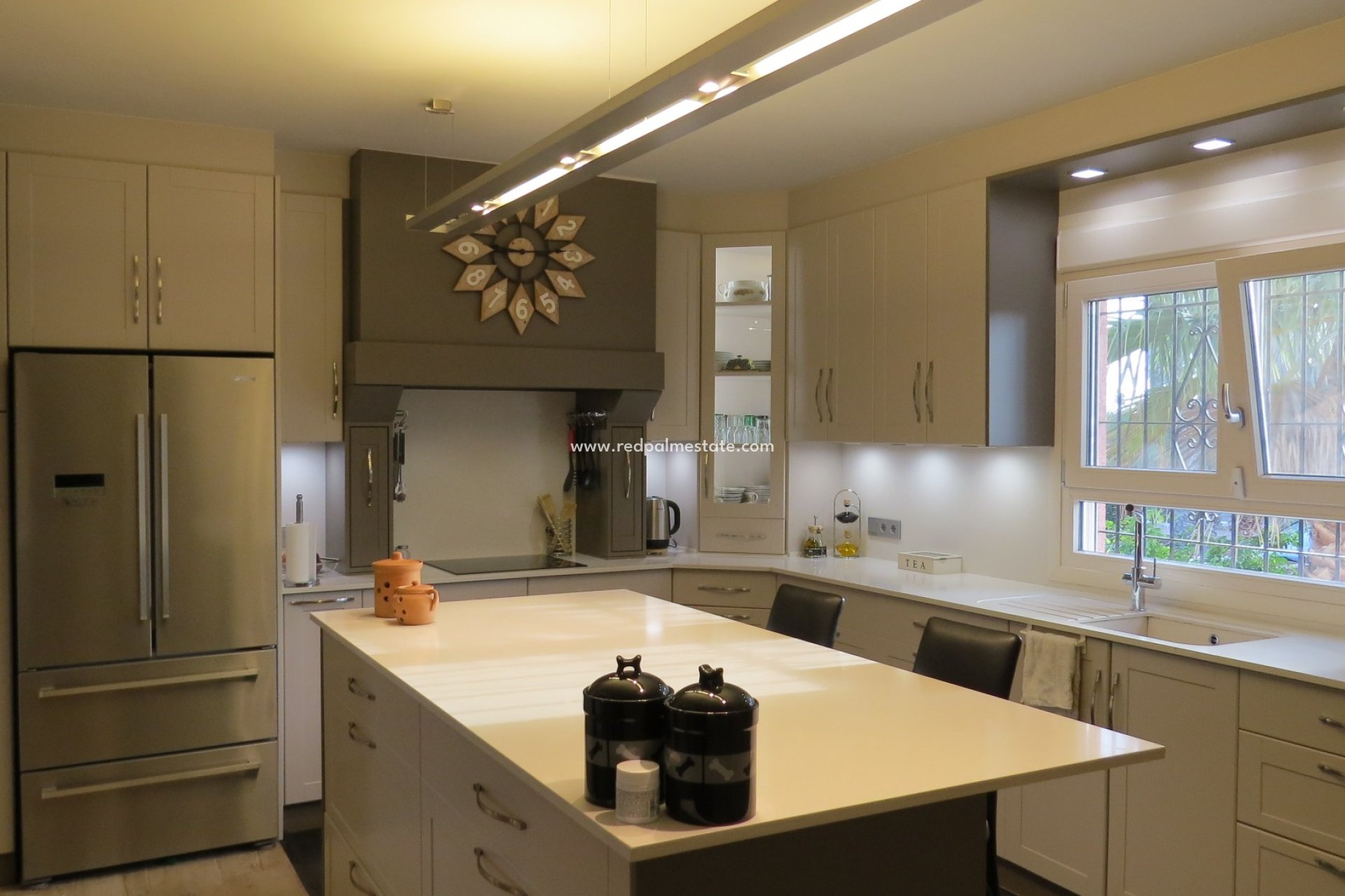 Resale - Finca / Country Property -
Daya Vieja