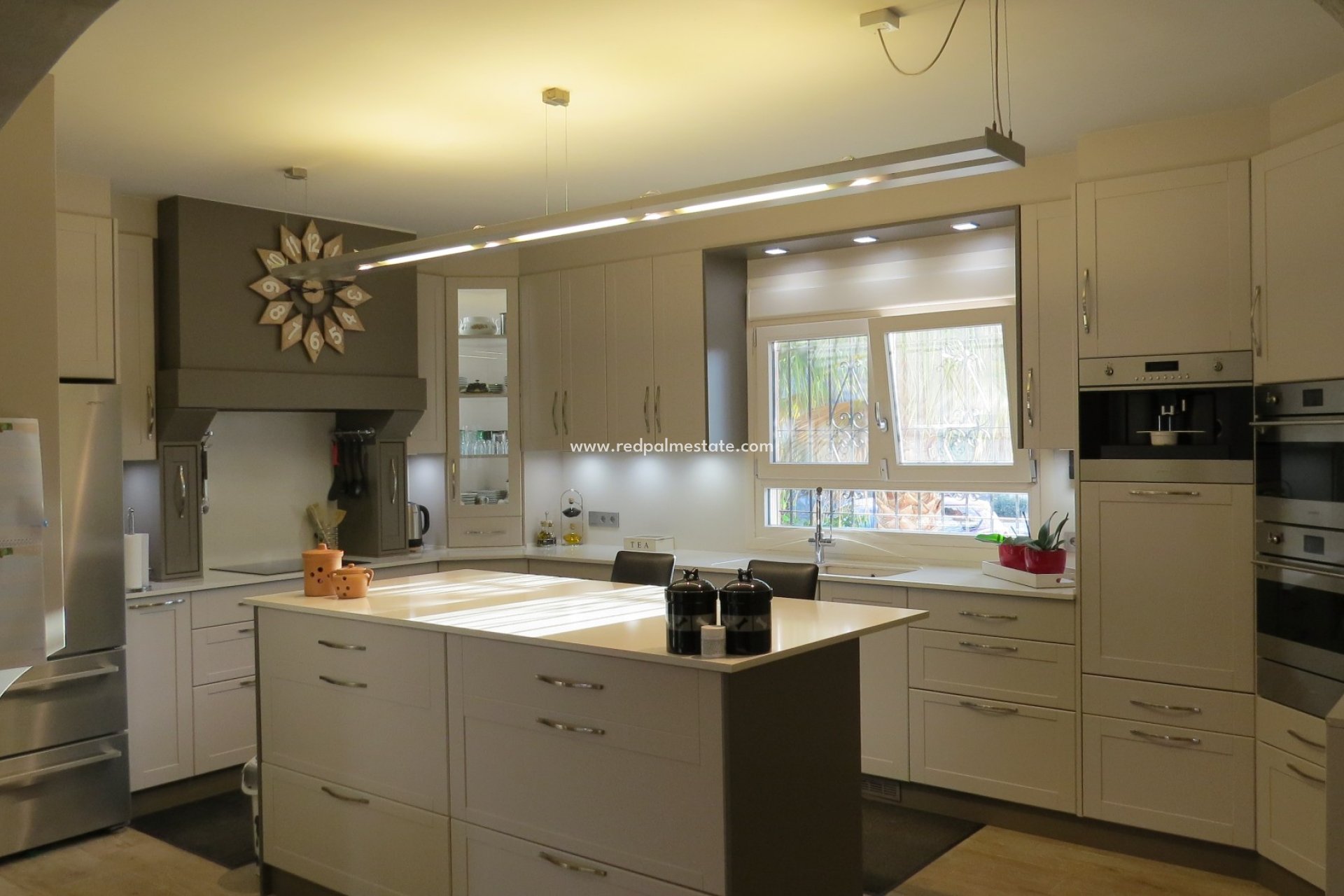 Resale - Finca / Country Property -
Daya Vieja