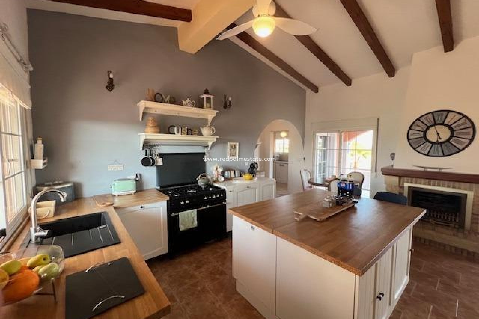 Resale - Finca / Country Property -
Dolores