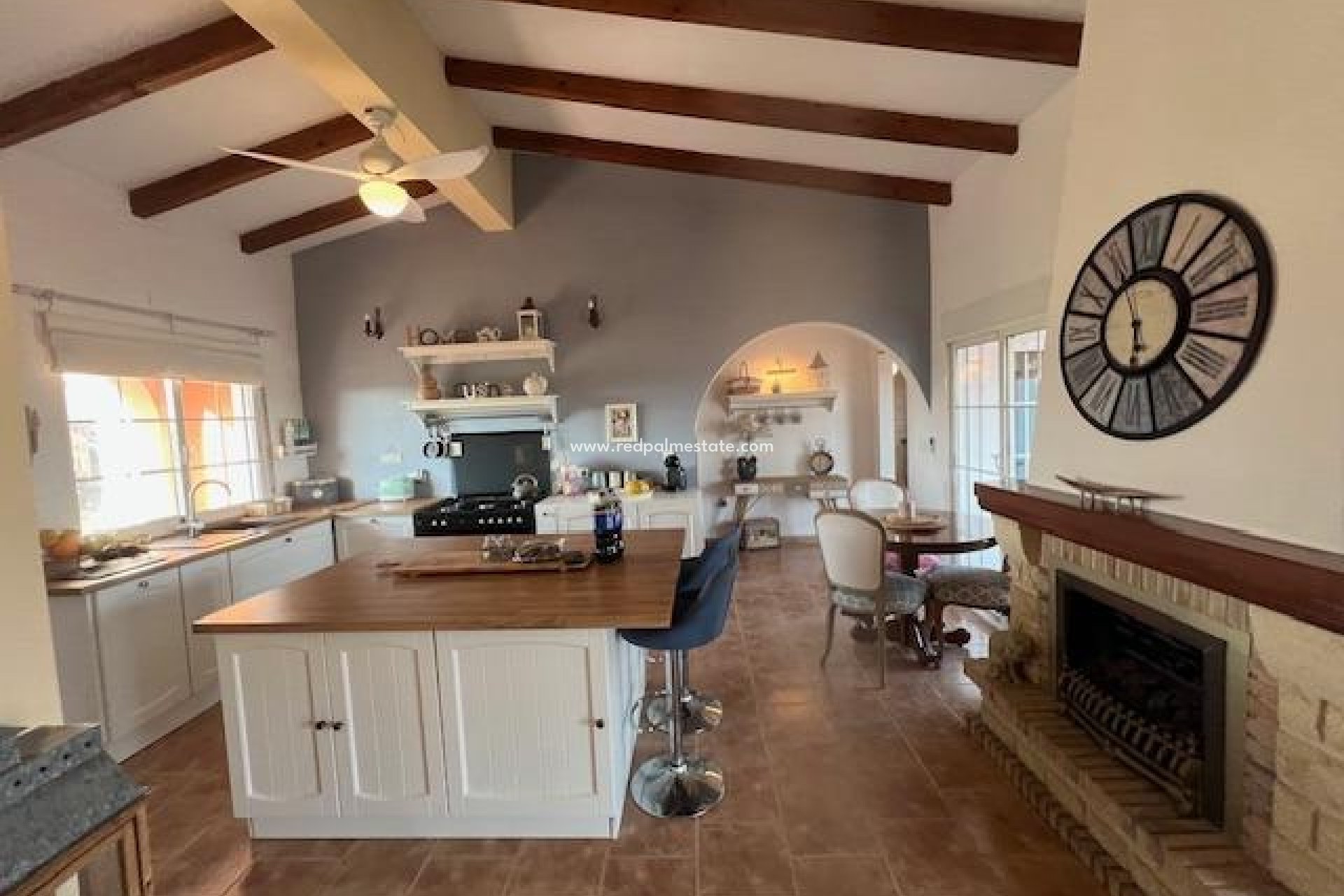 Resale - Finca / Country Property -
Dolores