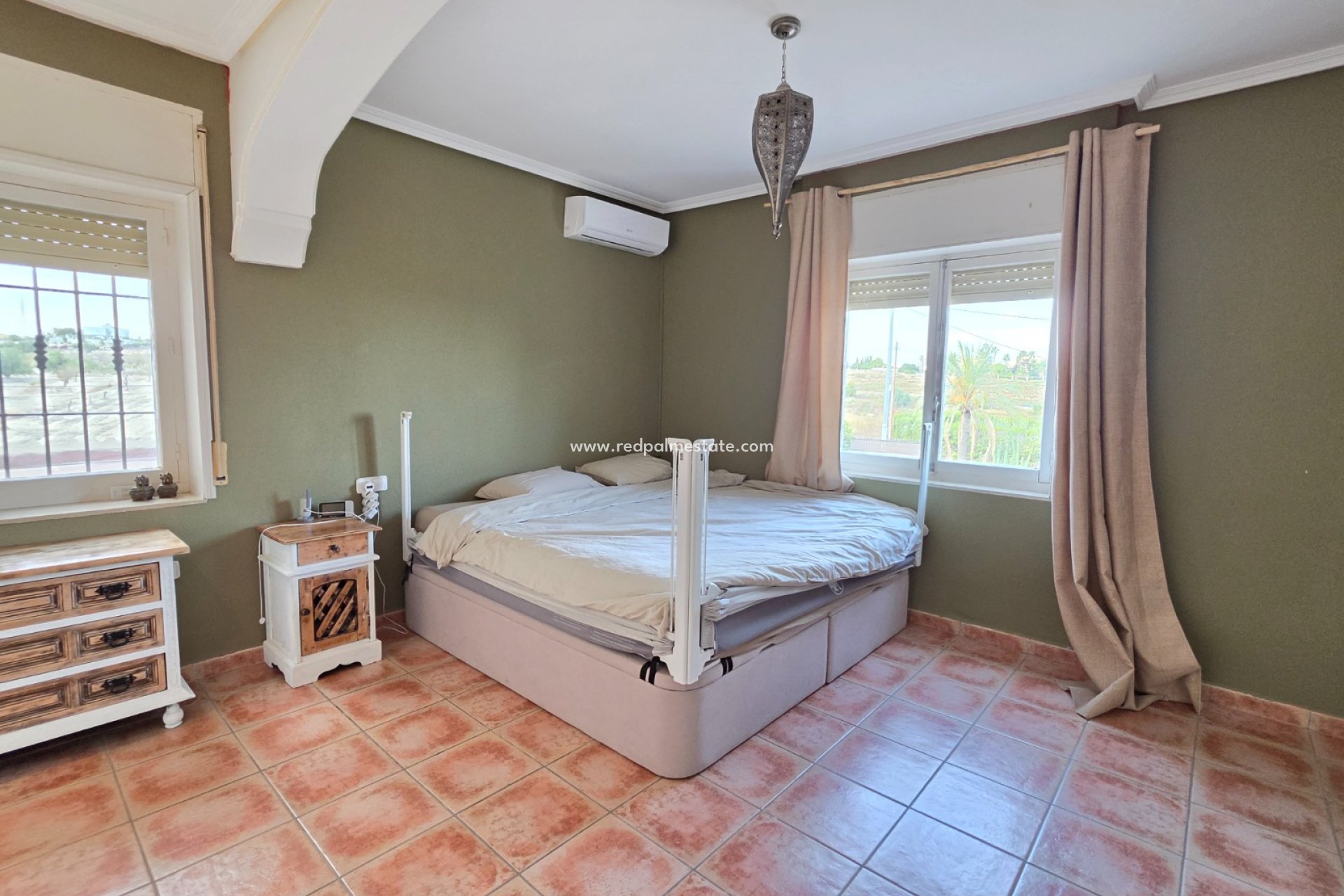 Resale - Finca / Country Property -
Elche - Costa Blanca