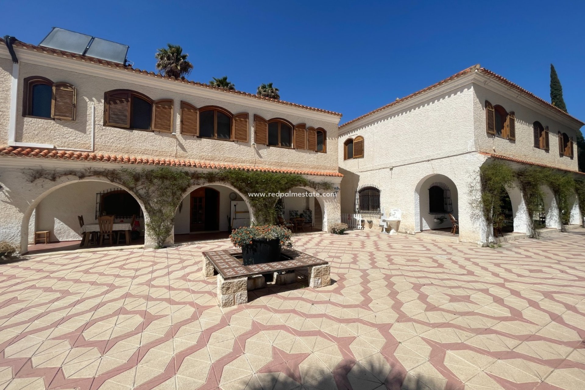 Resale - Finca / Country Property -
Elda - Inland