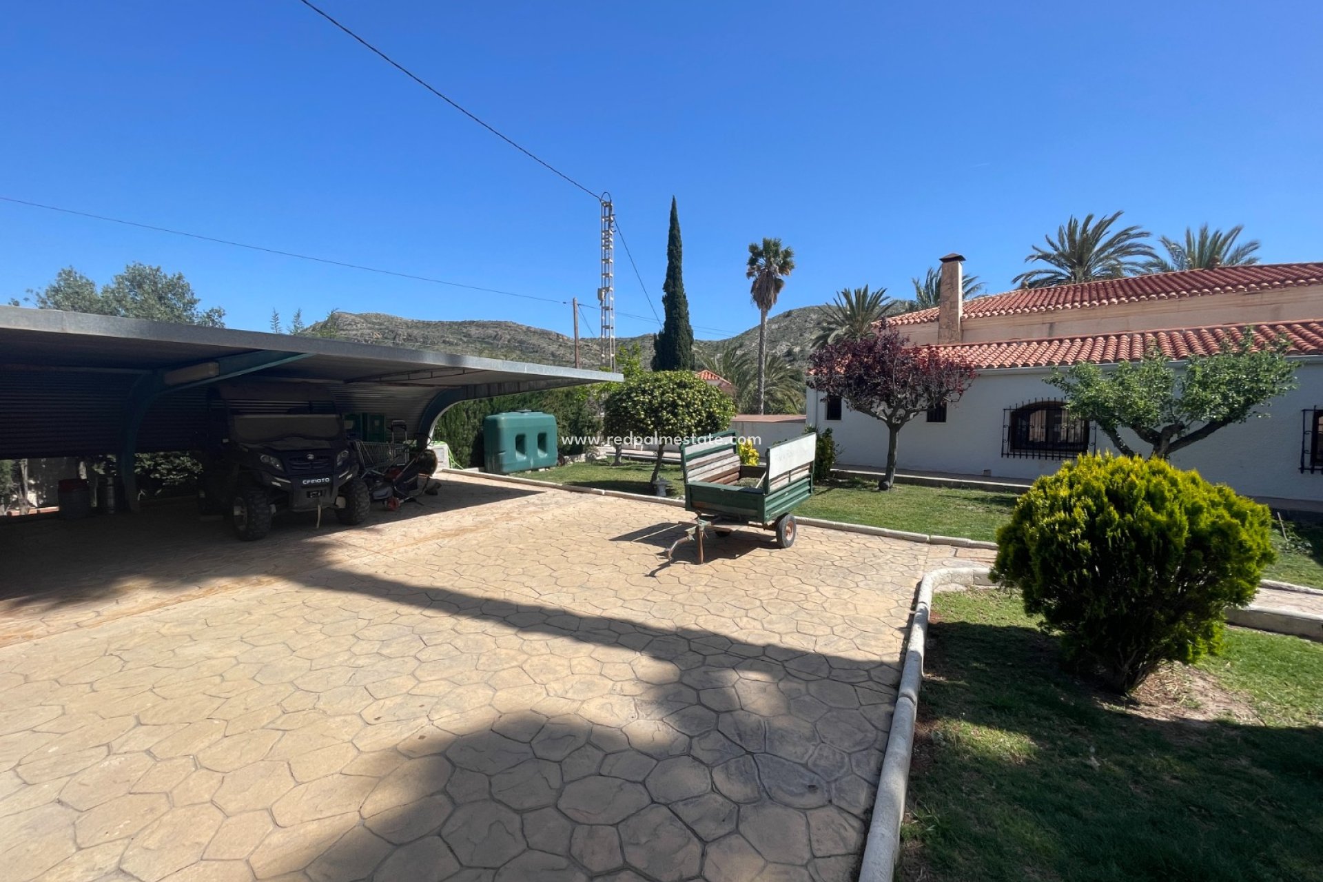 Resale - Finca / Country Property -
Elda - Inland