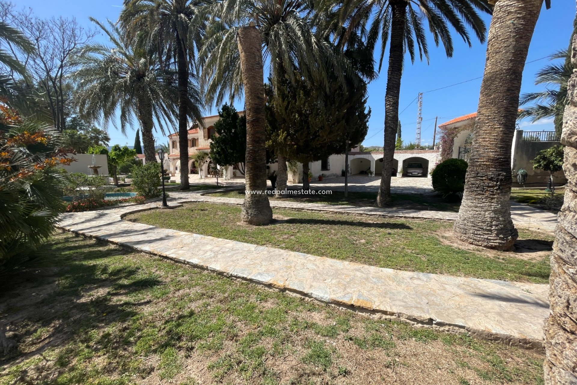 Resale - Finca / Country Property -
Elda - Inland