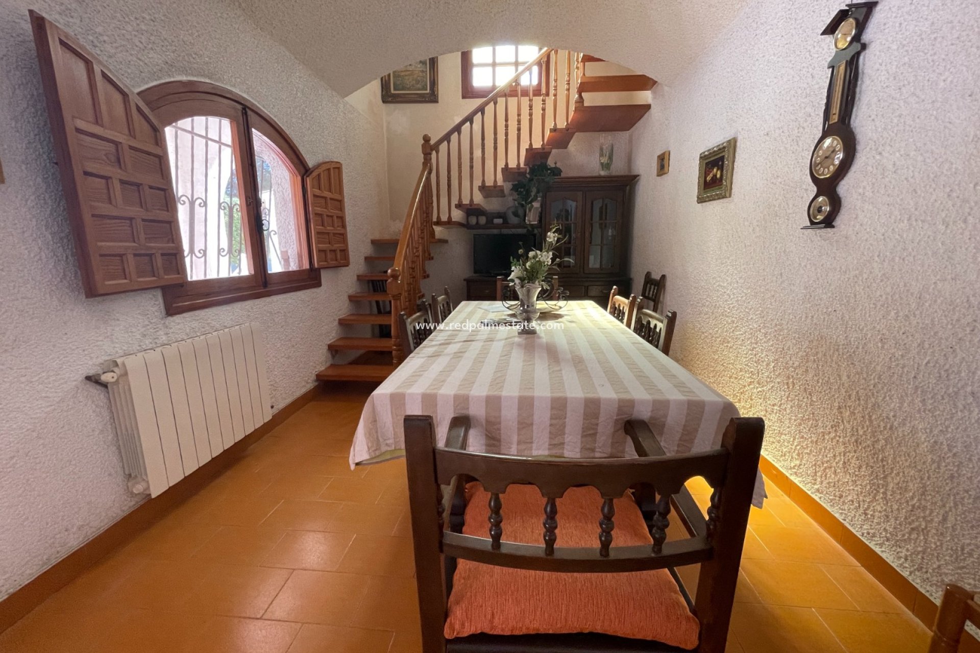 Resale - Finca / Country Property -
Elda - Inland
