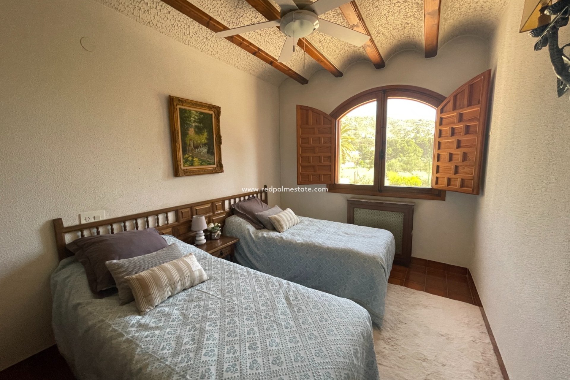 Resale - Finca / Country Property -
Elda - Inland