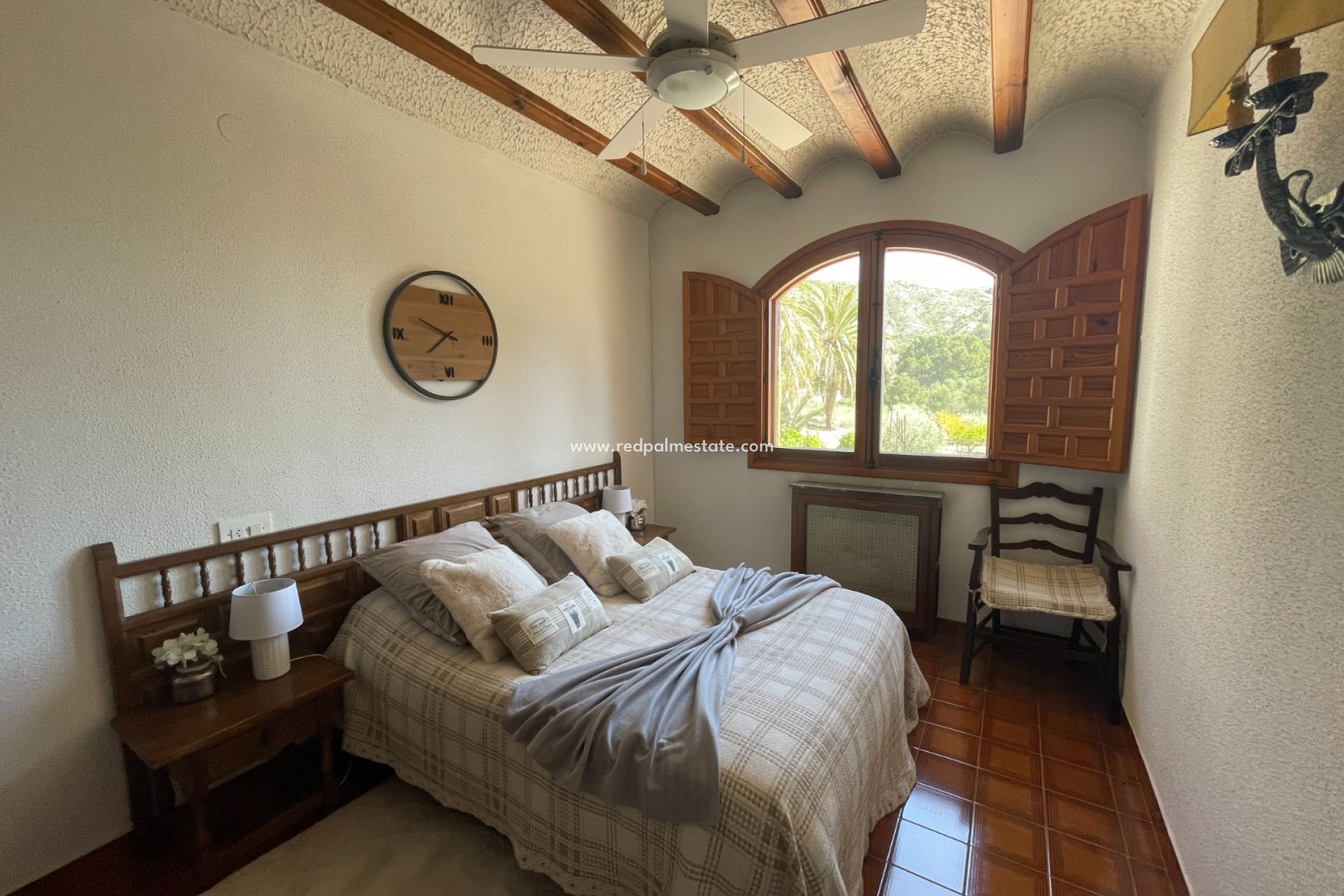 Resale - Finca / Country Property -
Elda - Inland