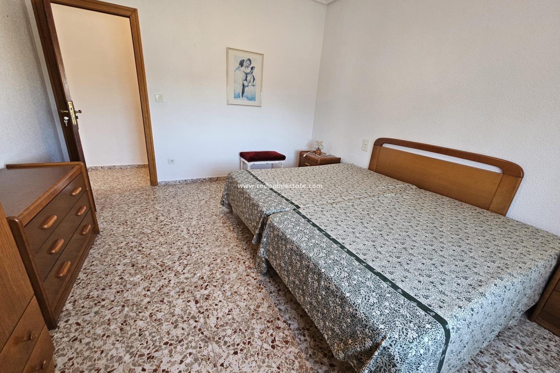 Resale - Finca / Country Property -
Guardamar del Segura - Buenavista