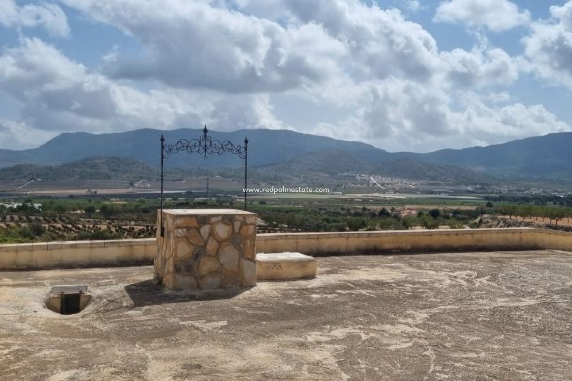 Resale - Finca / Country Property -
Hondón de las Nieves - Inland