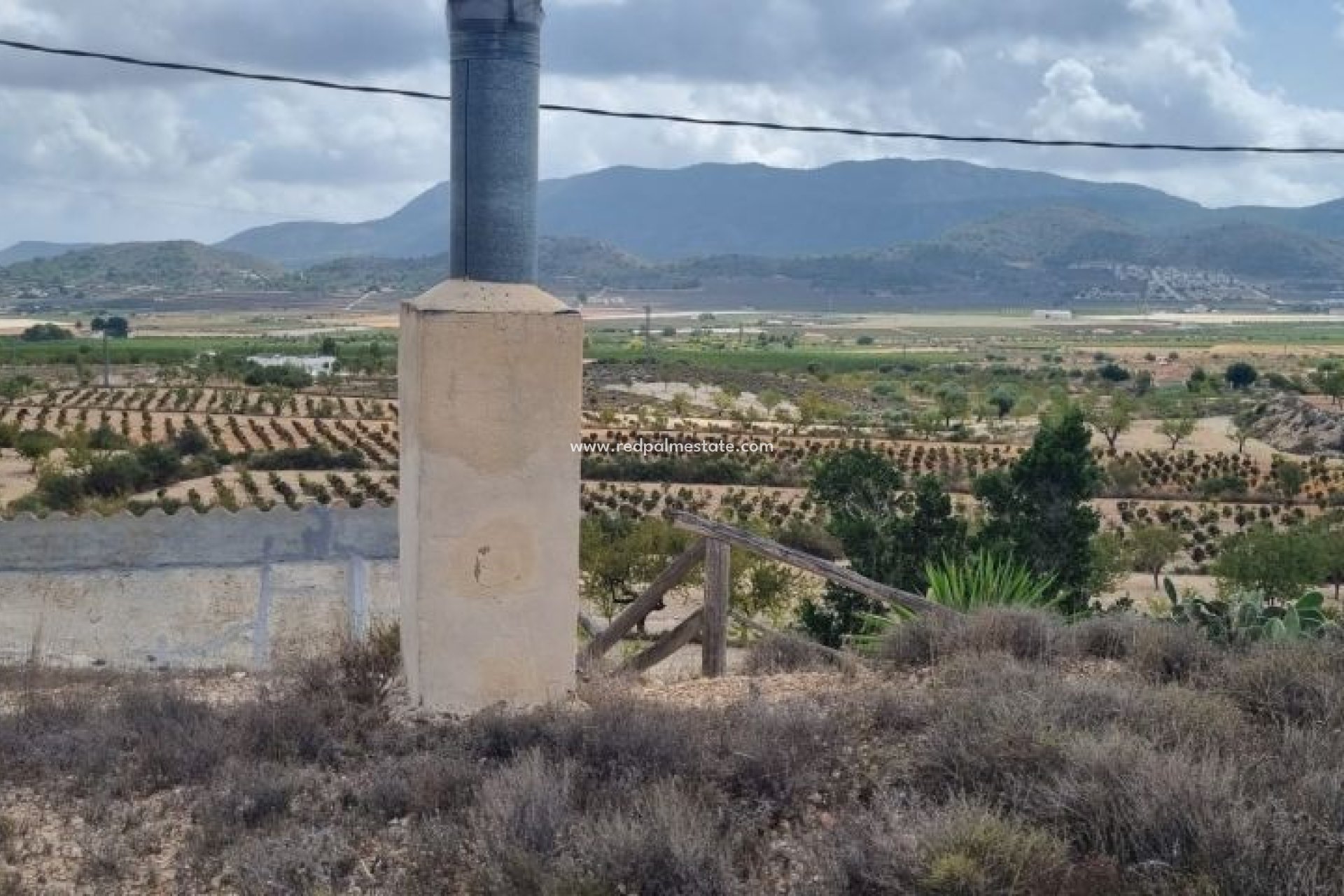 Resale - Finca / Country Property -
Hondón de las Nieves - Inland