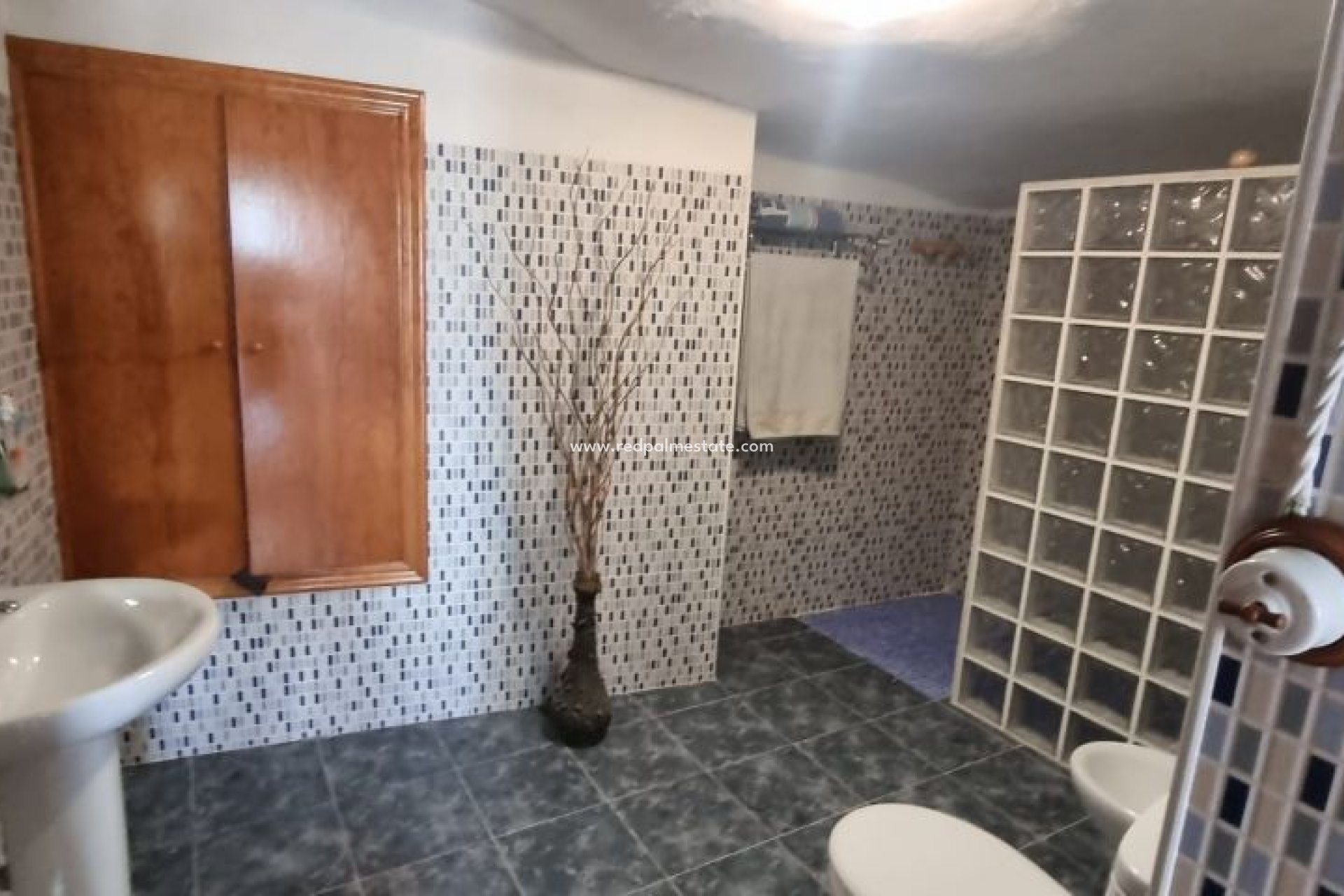 Resale - Finca / Country Property -
Hondón de las Nieves - Inland