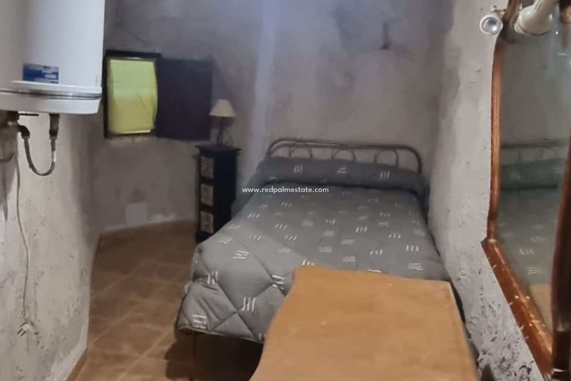 Resale - Finca / Country Property -
Hondón de las Nieves - Inland