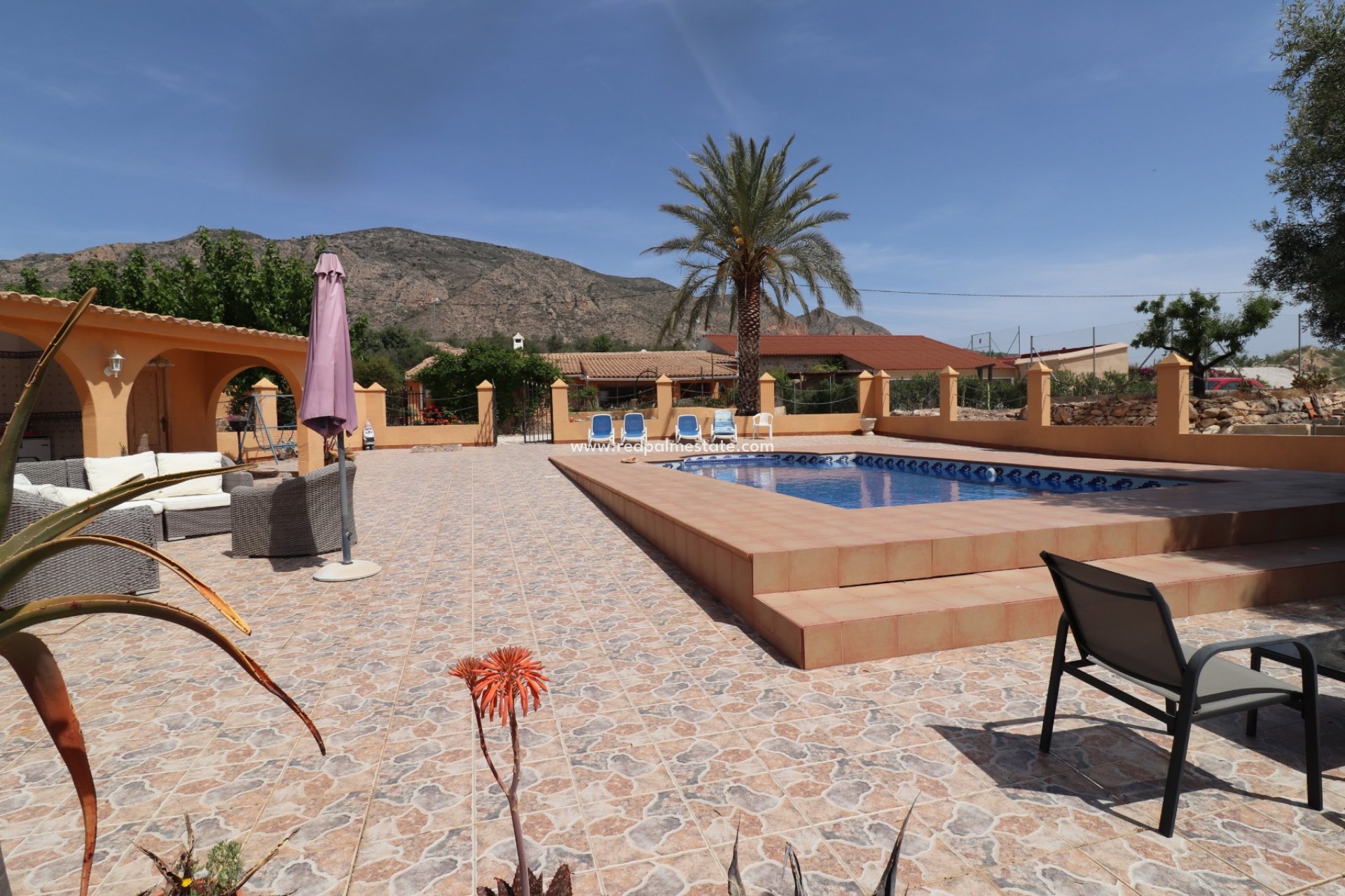 Resale - Finca / Country Property -
Hondón de las Nieves - Inland