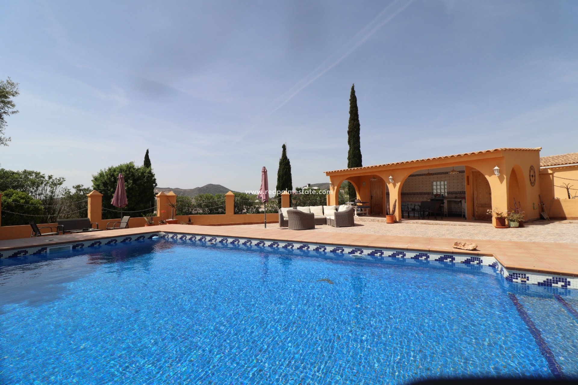 Resale - Finca / Country Property -
Hondón de las Nieves - Inland