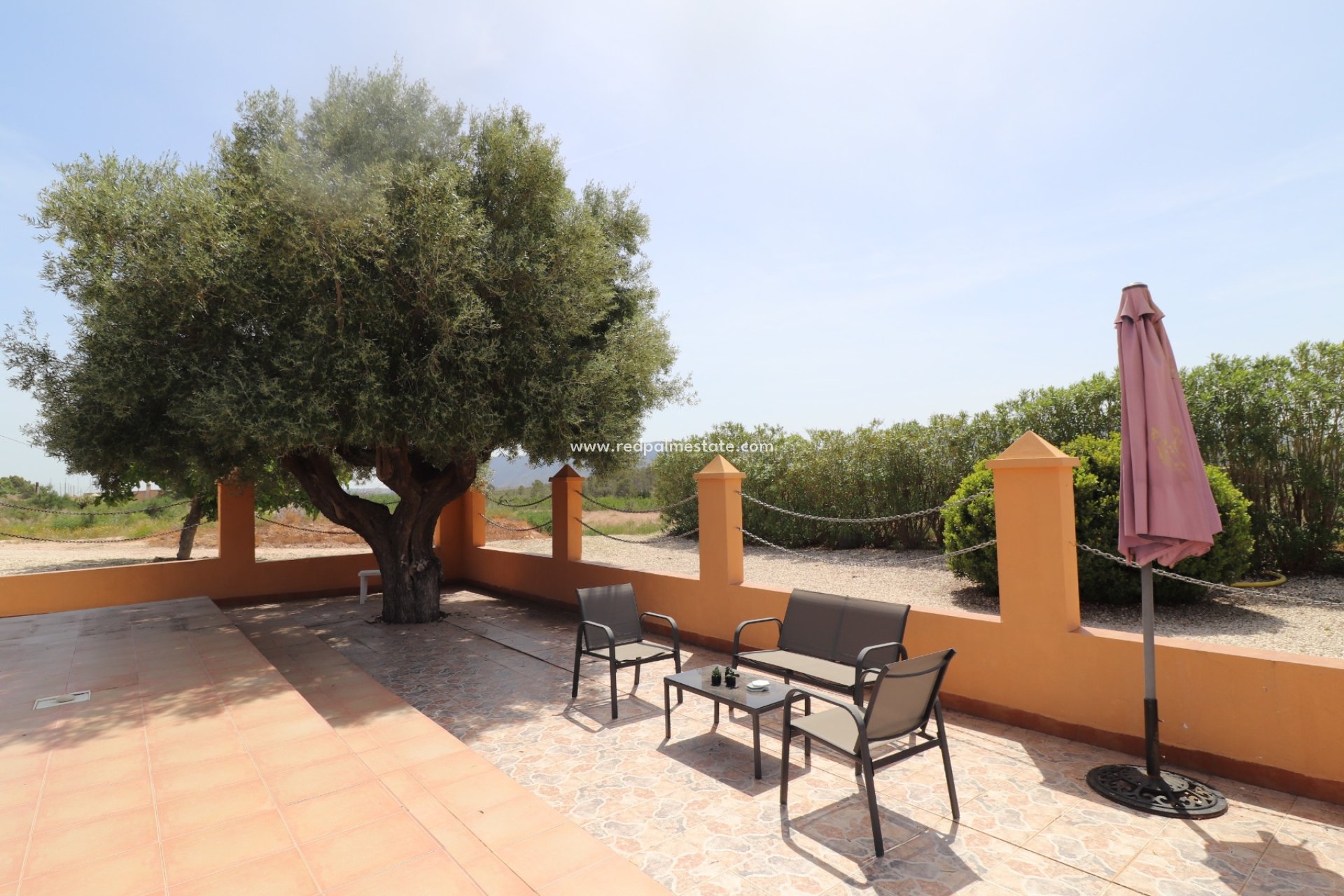 Resale - Finca / Country Property -
Hondón de las Nieves - Inland