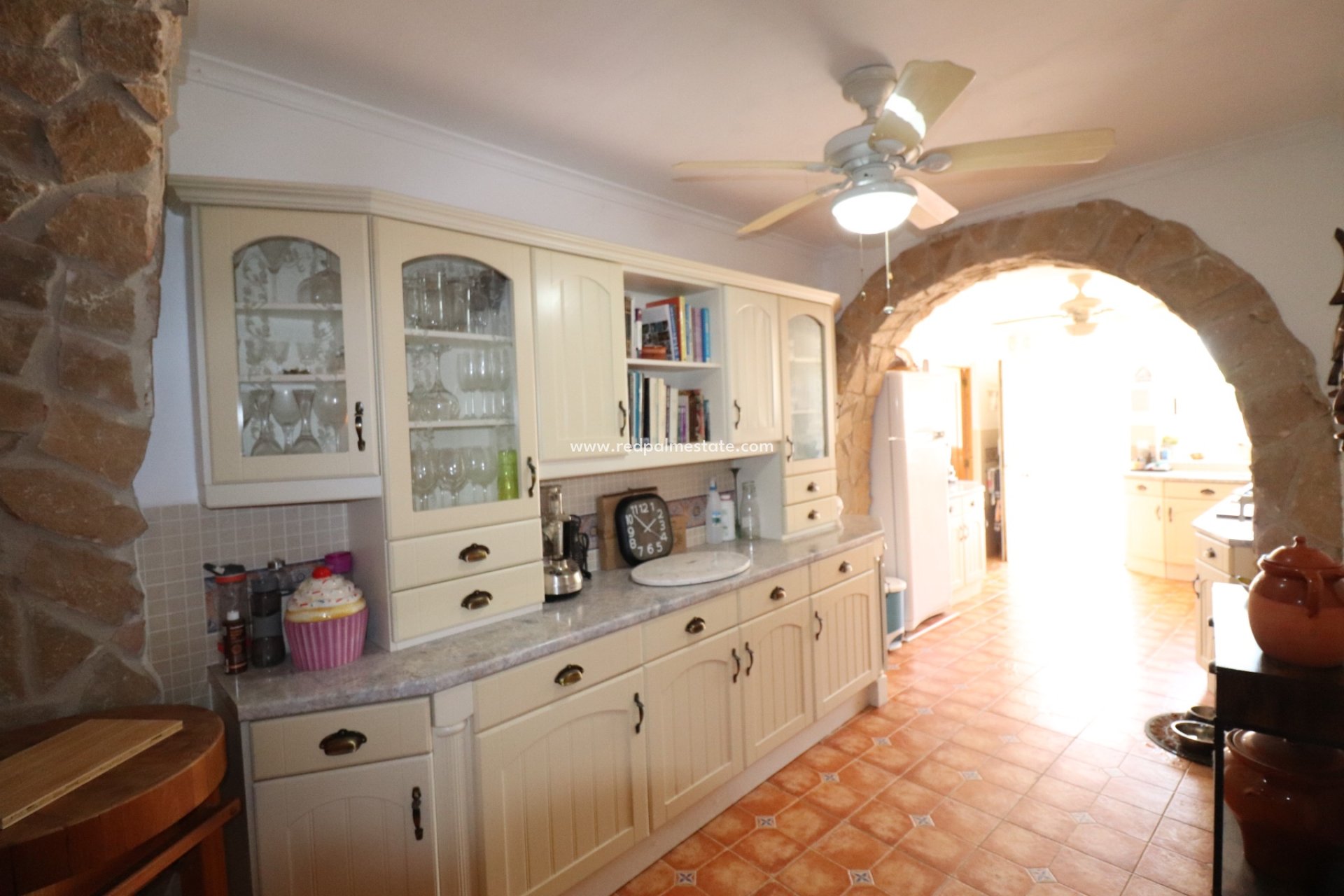 Resale - Finca / Country Property -
Hondón de las Nieves - Inland