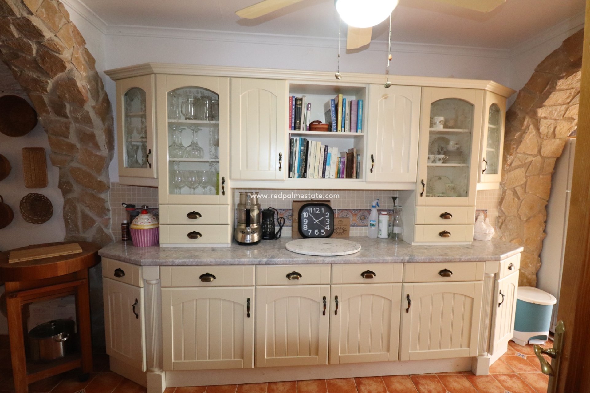 Resale - Finca / Country Property -
Hondón de las Nieves - Inland