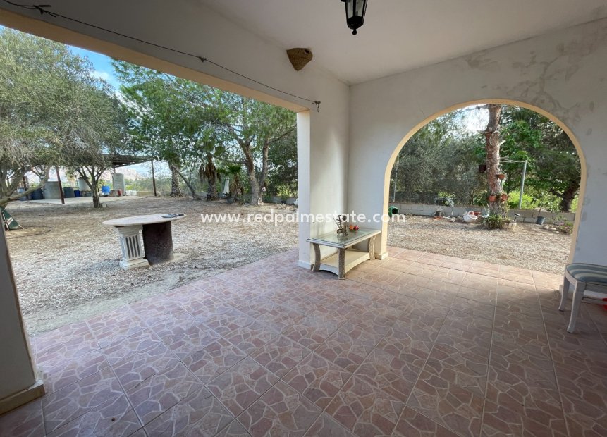 Resale - Finca / Country Property -
Jacarilla - Inland
