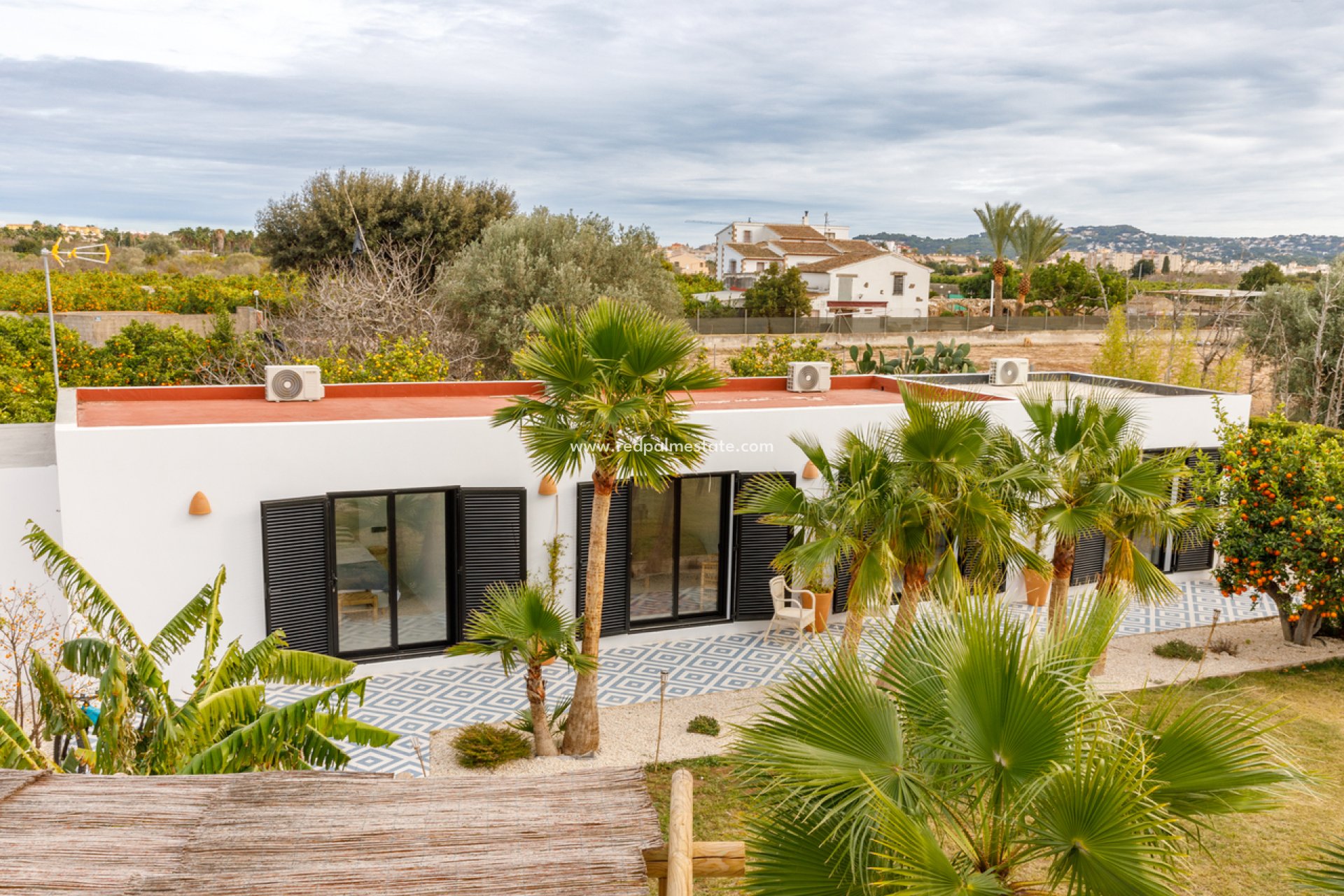 Resale - Finca / Country Property -
Jávea